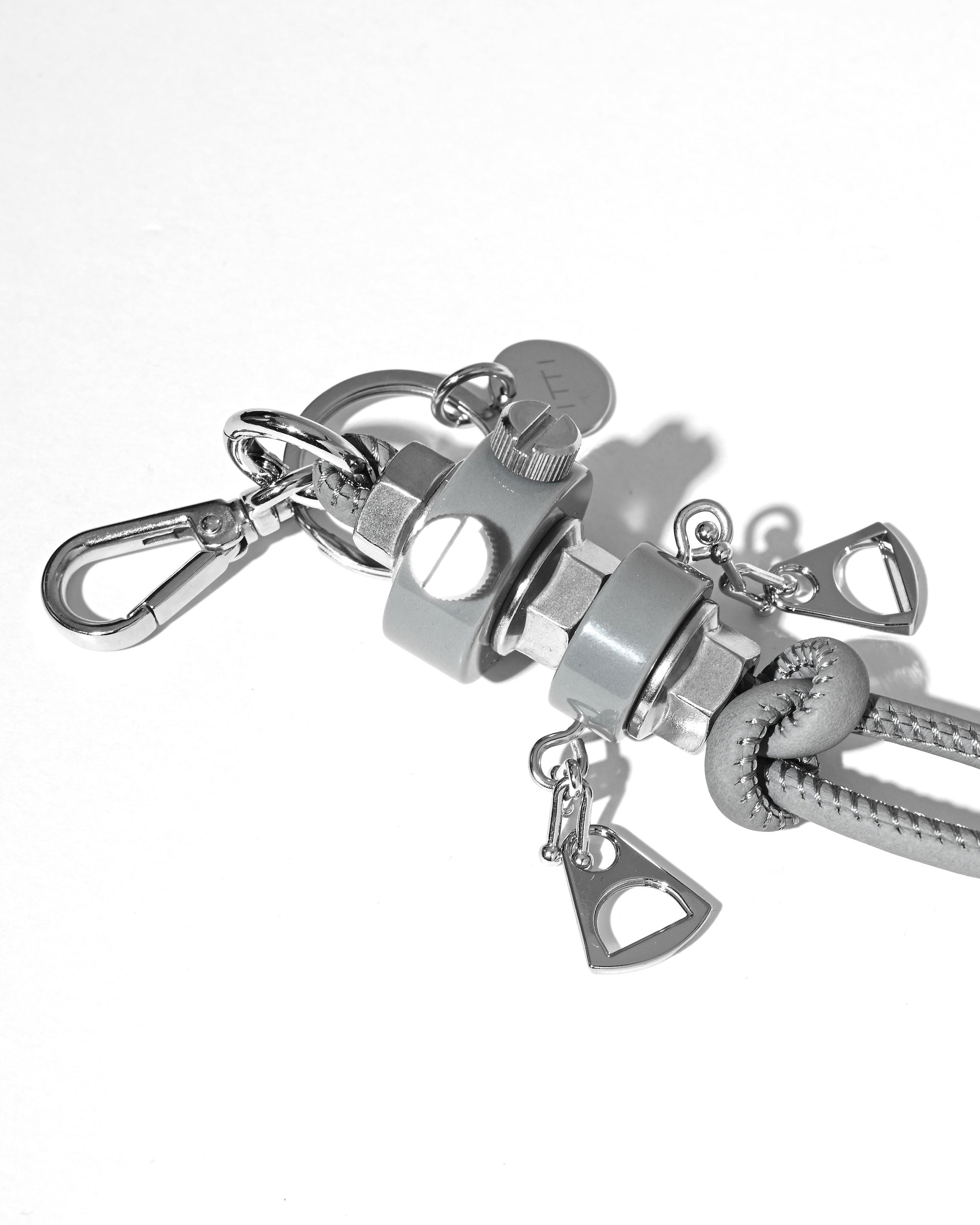 EX.】CRISTY ROBOT KNOT CHARM BY ITTI (GRAY)