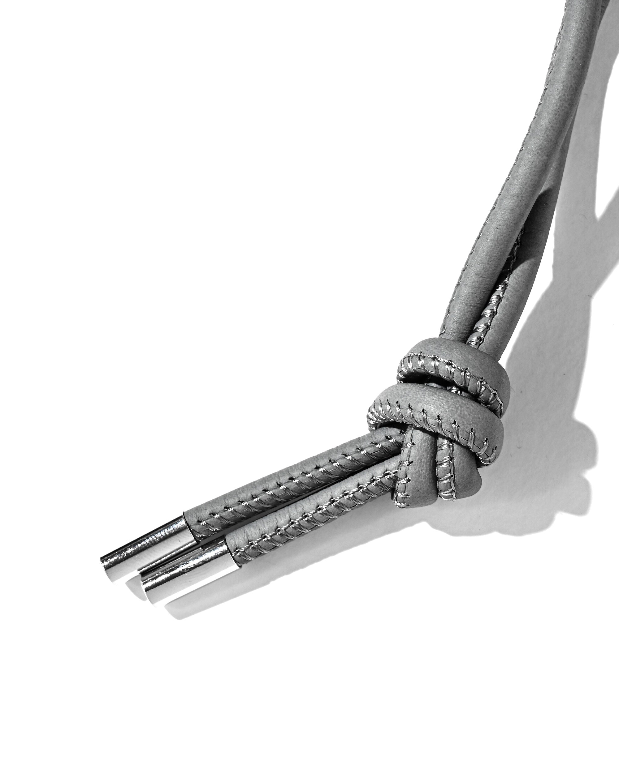 EX.】CRISTY ROBOT KNOT CHARM BY ITTI (GRAY)