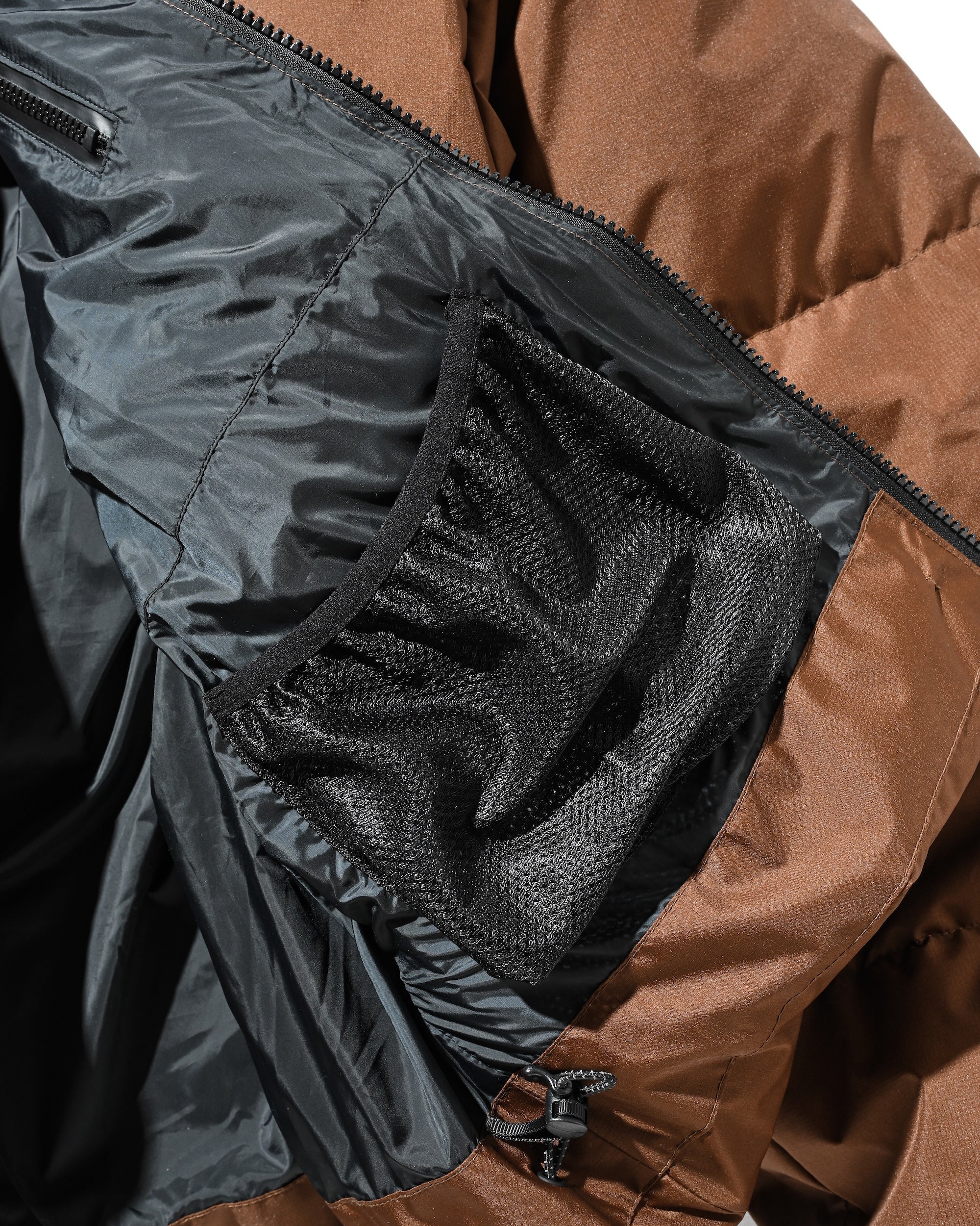 【12.13 SAT 20:00- IN STOCK】+phenix WINDSTOPPER® by GORE-TEX LABS CITY DOWN JACKET (CHOCOLATE BROWN)