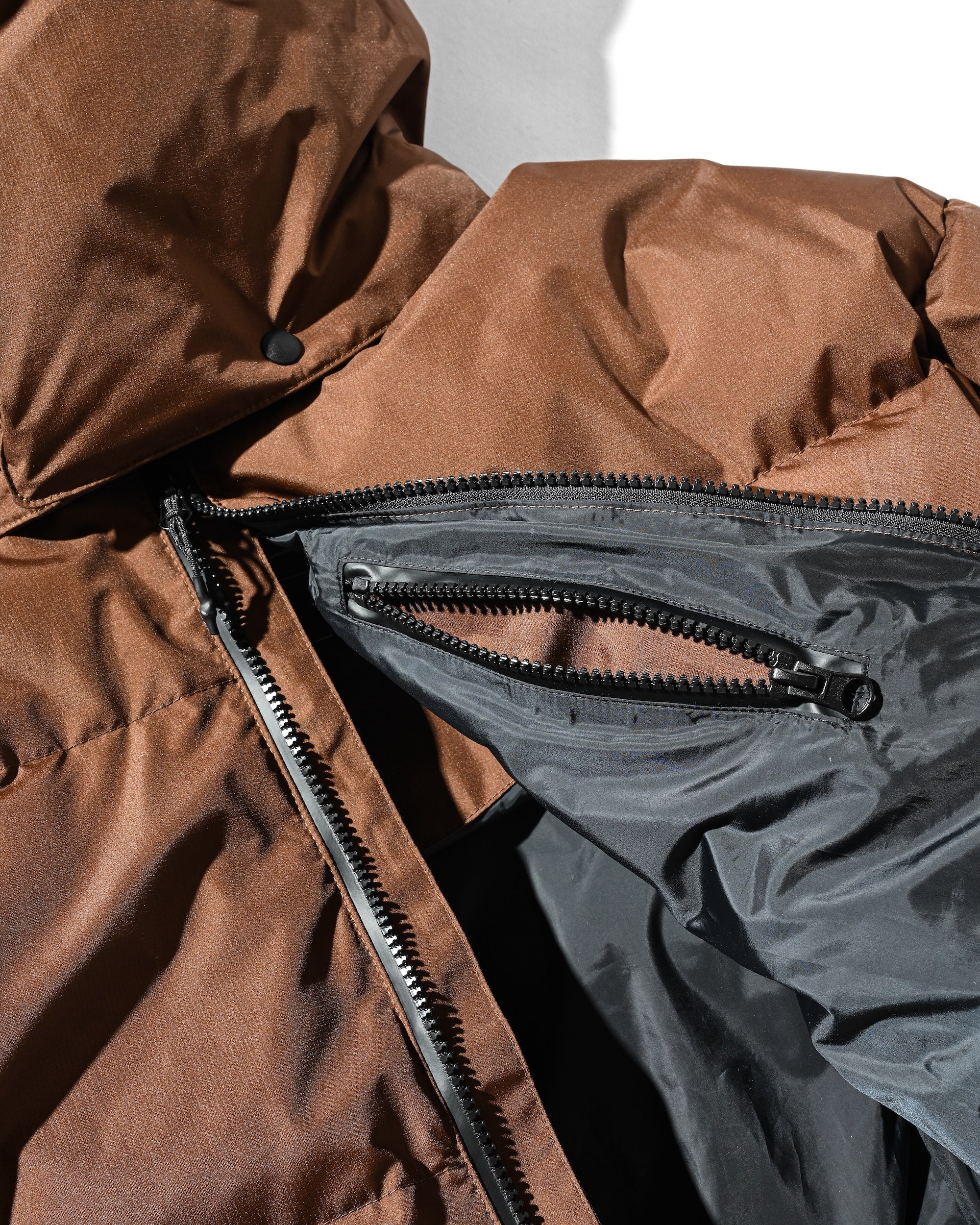【12.13 SAT 20:00- IN STOCK】+phenix WINDSTOPPER® by GORE-TEX LABS CITY DOWN JACKET (CHOCOLATE BROWN)