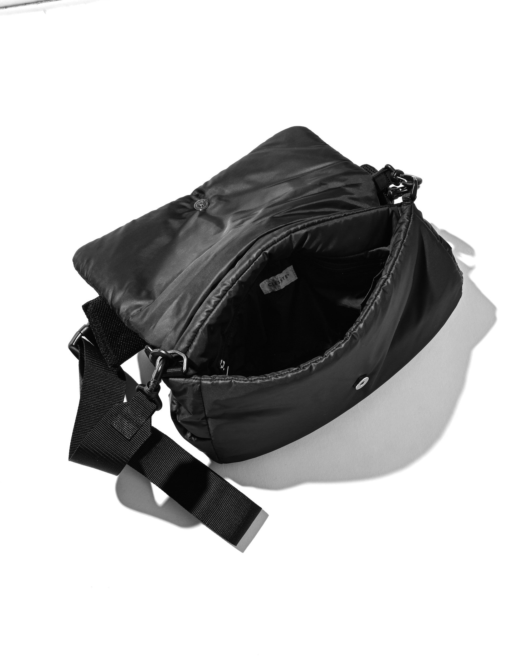 【6.24 WED 20:00- IN STOCK】PADDED FLAP HOLIDAY BAG(BLACK)