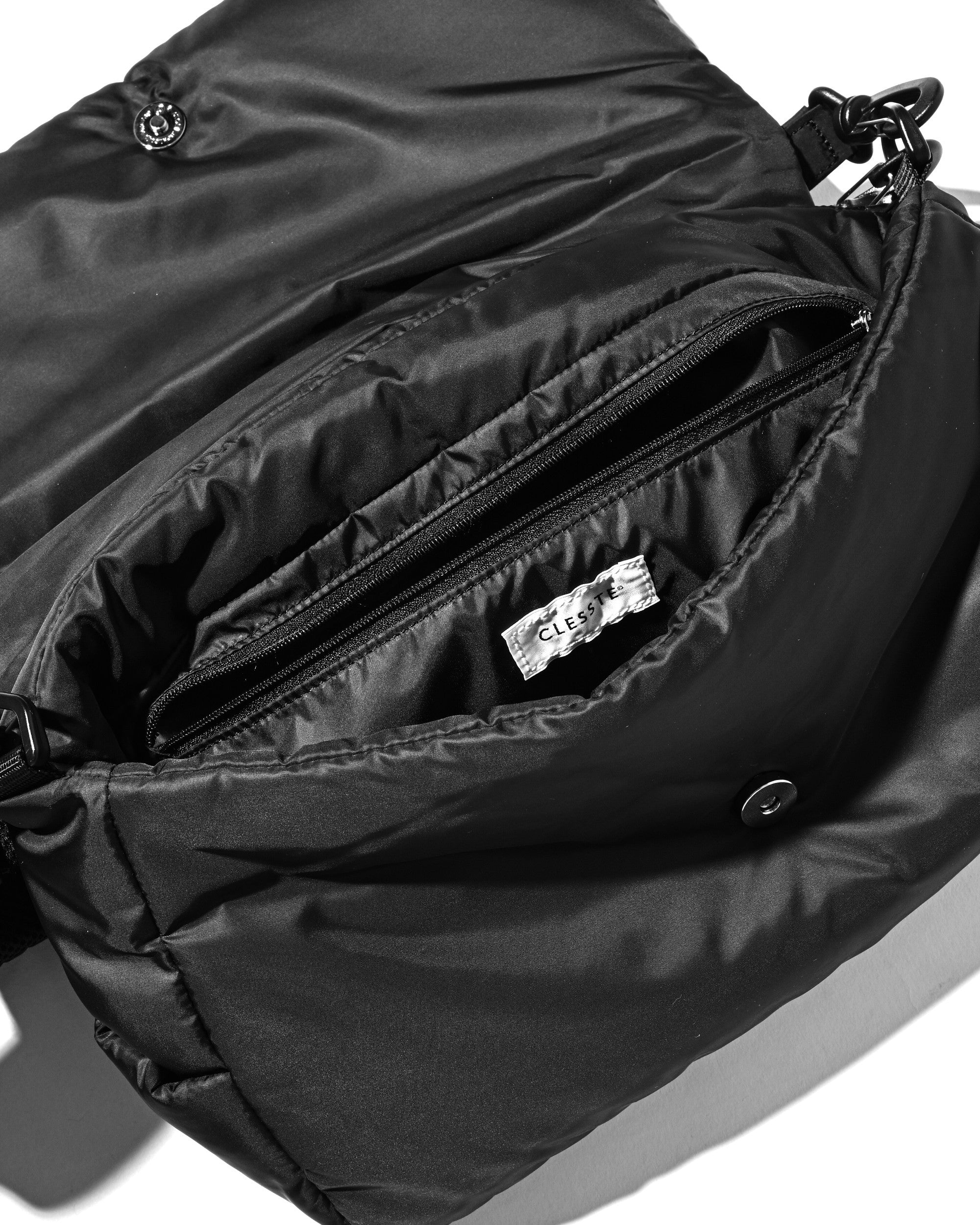 【6.24 WED 20:00- IN STOCK】PADDED FLAP HOLIDAY BAG(BLACK)