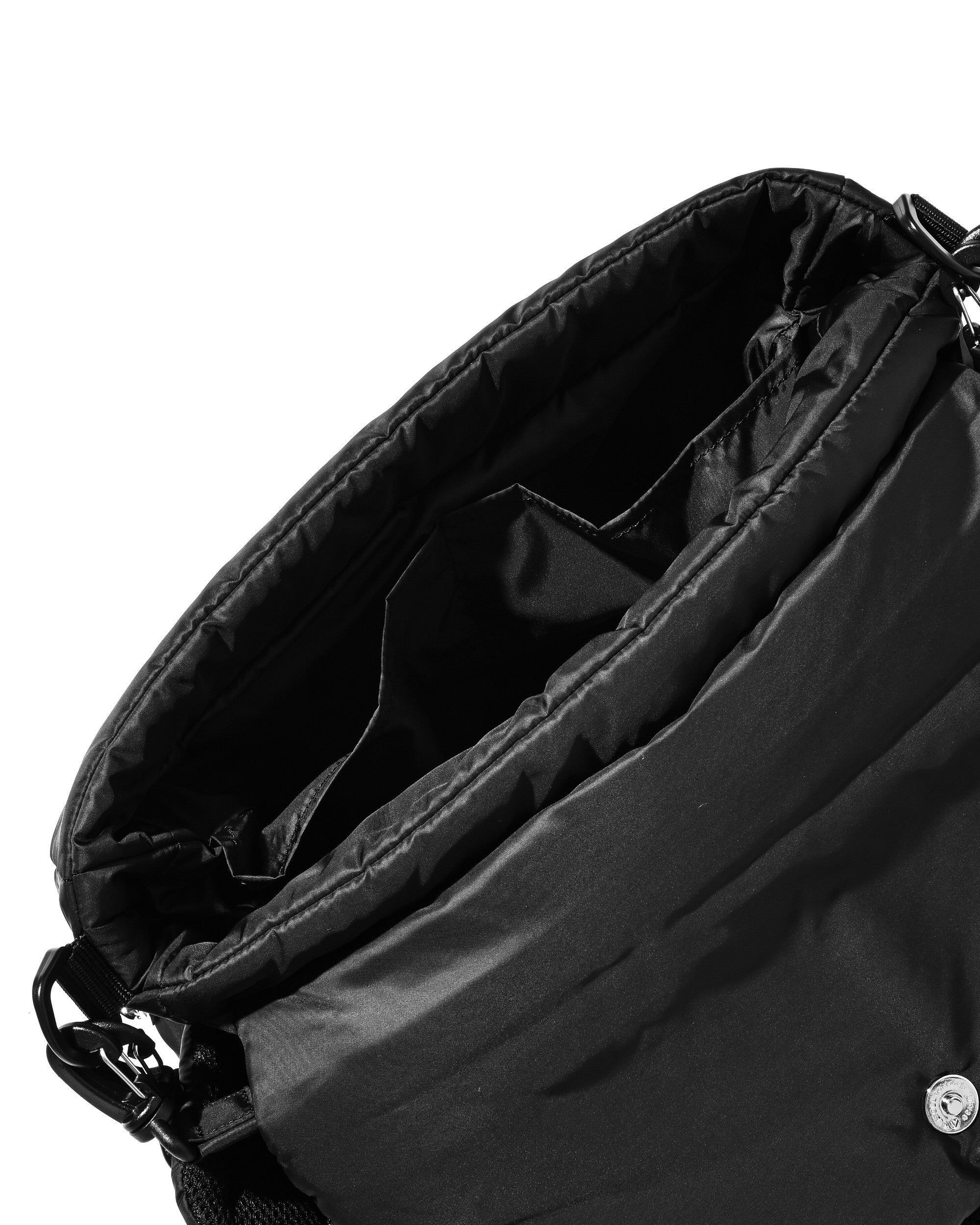 PADDED FLAP HOLIDAY BAG(BLACK)