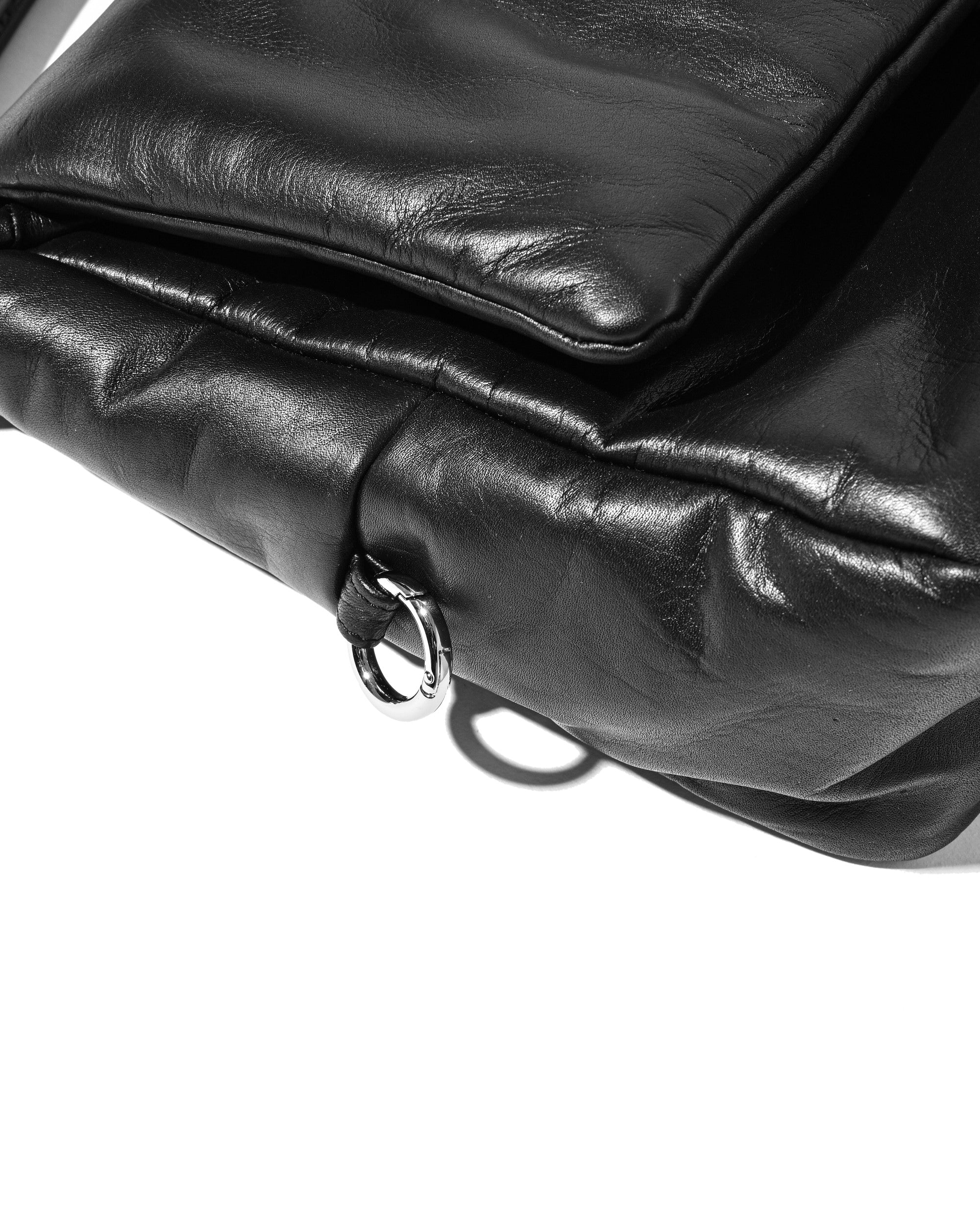 【7.18 SAT 20:00- IN STOCK】LEATHER PADDED FLAP HOLIDAY BAG