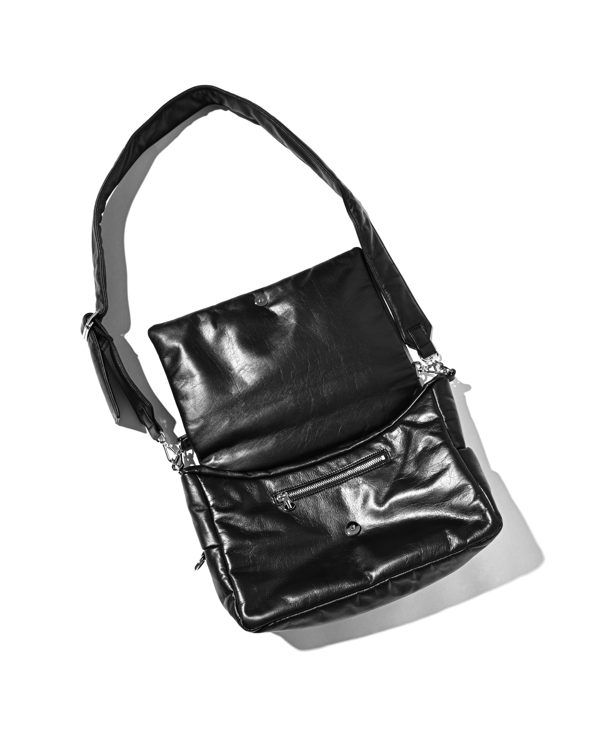 7.18 SAT 20:00- IN STOCK】LEATHER PADDED FLAP HOLIDAY BAG
