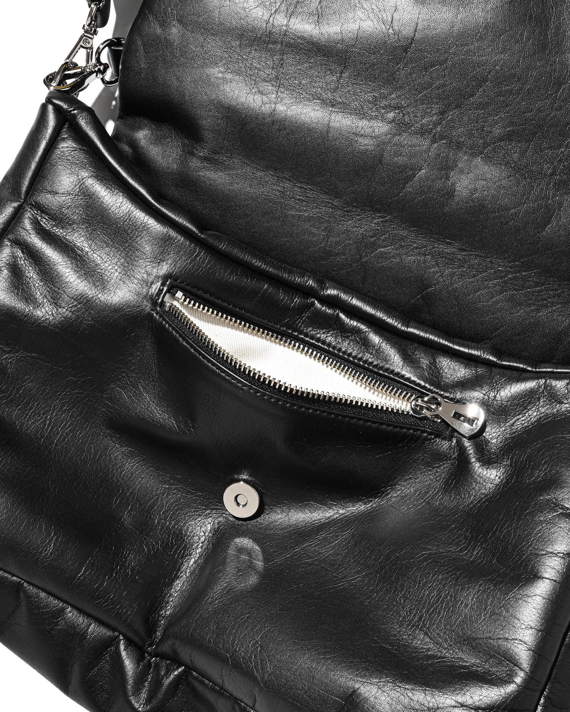 【7.18 SAT 20:00- IN STOCK】LEATHER PADDED FLAP HOLIDAY BAG