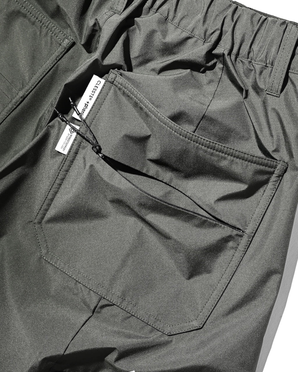 【7.25 SAT 20:00- IN STOCK】+phenix WINDSTOPPER® by GORE-TEX LABS CITY MASSIVE UTILITY HALF PANTS (ASPHALT GRAY)