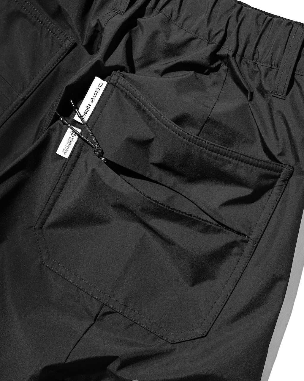 【7.25 SAT 20:00- IN STOCK】+phenix WINDSTOPPER® by GORE-TEX LABS CITY MASSIVE UTILITY HALF PANTS (BLACK)