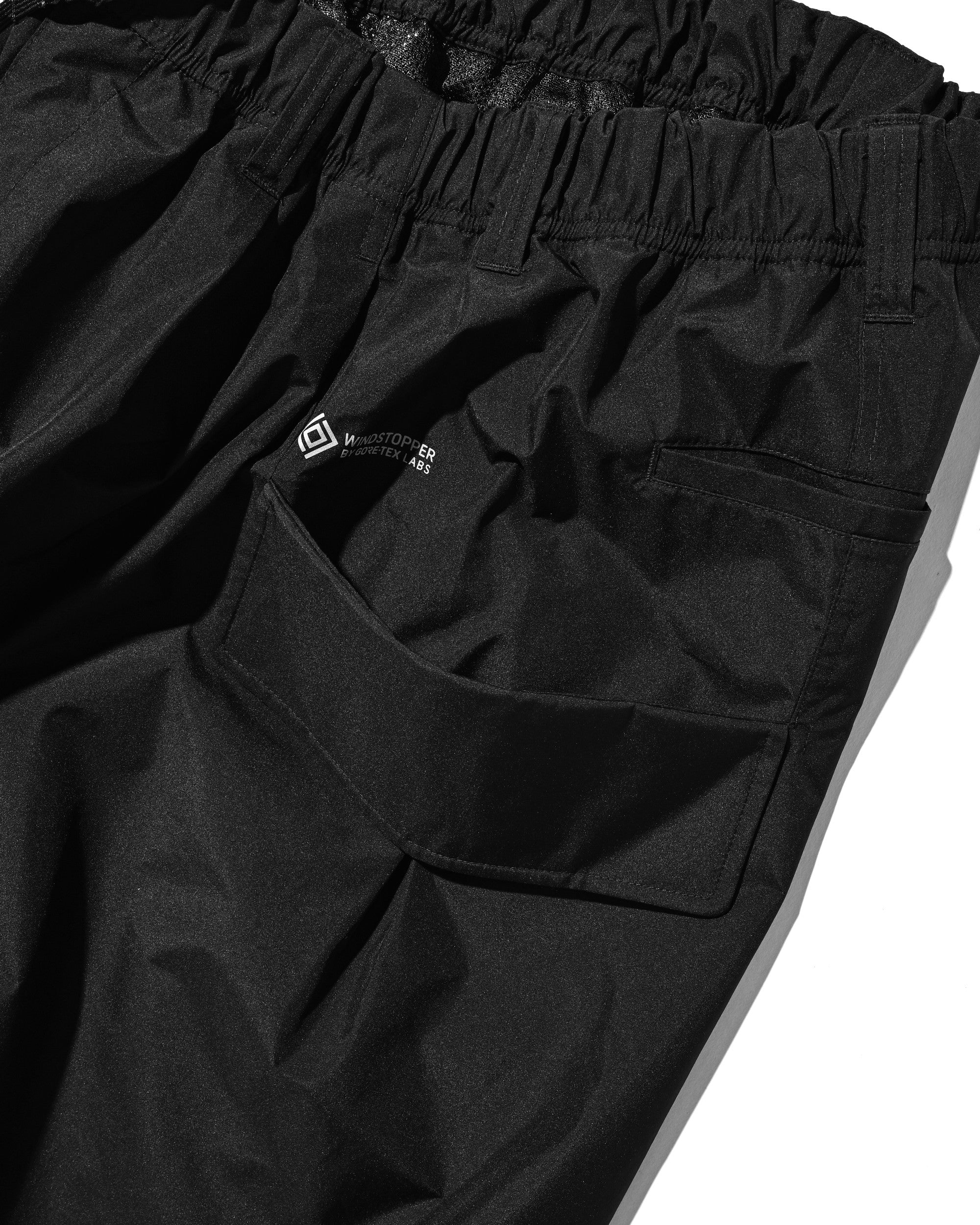 【8.12 WED 20:00- IN STOCK】+phenix WINDSTOPPER® by GORE-TEX LABS CITY FLAP WIDE BALLOON HALF PANTS (BLACK)