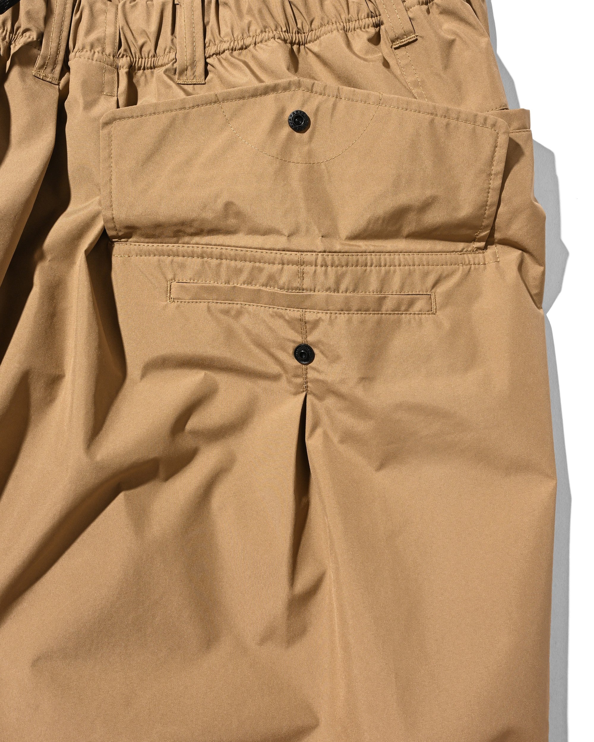 【8.12 WED 20:00- IN STOCK】+phenix WINDSTOPPER® by GORE-TEX LABS CITY FLAP WIDE BALLOON HALF PANTS (CAMEL BEIGE)