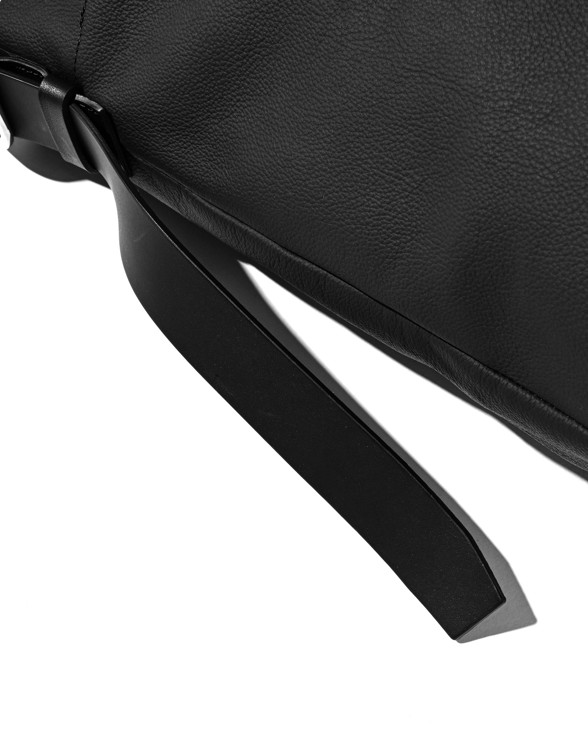 【8.8 SAT 20:00- IN STOCK】GRAIN LEATHER EDITOR’S BAG (BLACK)