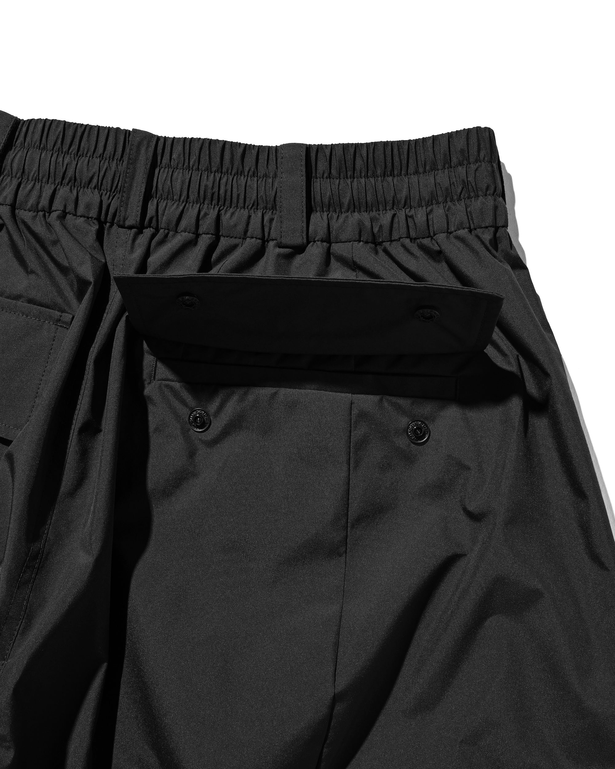 +phenix WINDSTOPPER® by GORE-TEX LABS CITY MEGA POCKET BALLOON CARGO PANTS (BLACK)