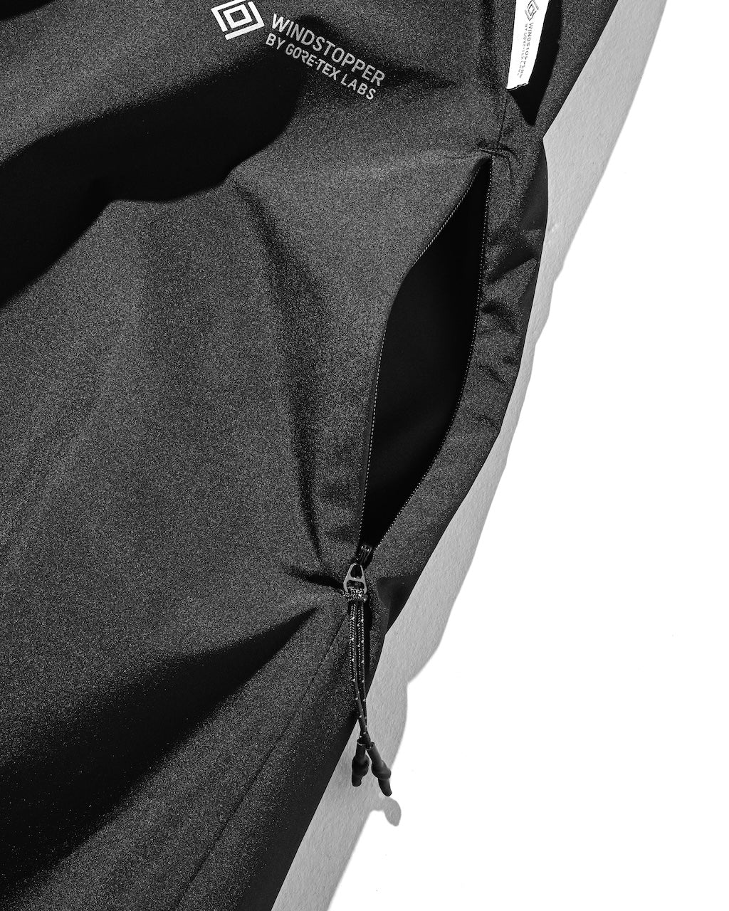 【9.2 WED 20:00- IN STOCK】+phenix WINDSTOPPER® by GORE-TEX LABS TWILL CITY BARREL LEG PANTS (BLACK×WHITE)
