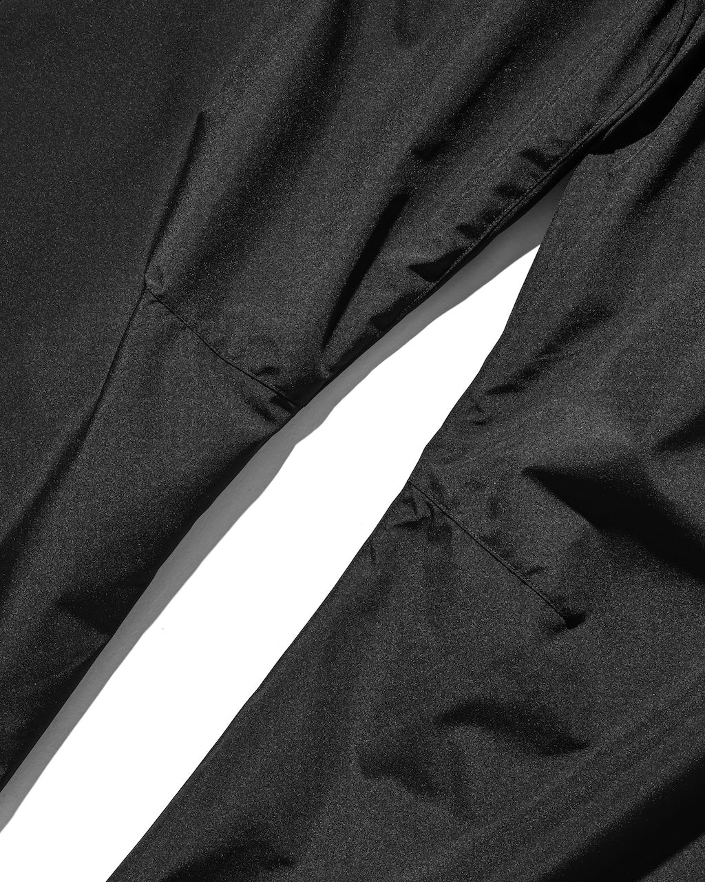【9.2 WED 20:00- IN STOCK】+phenix WINDSTOPPER® by GORE-TEX LABS TWILL CITY BARREL LEG PANTS (BLACK×WHITE)
