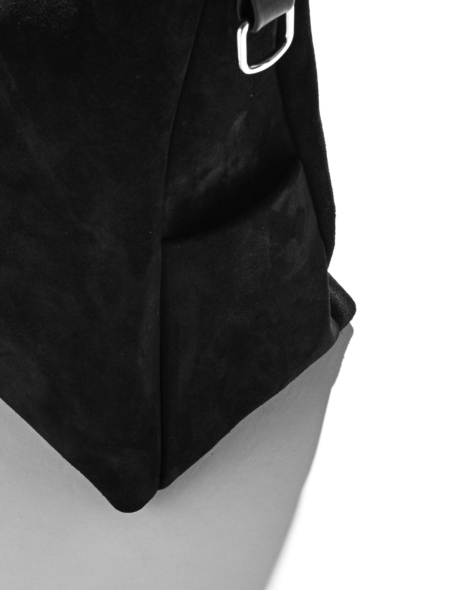 SUEDE NOMAD BAG (BLACK)