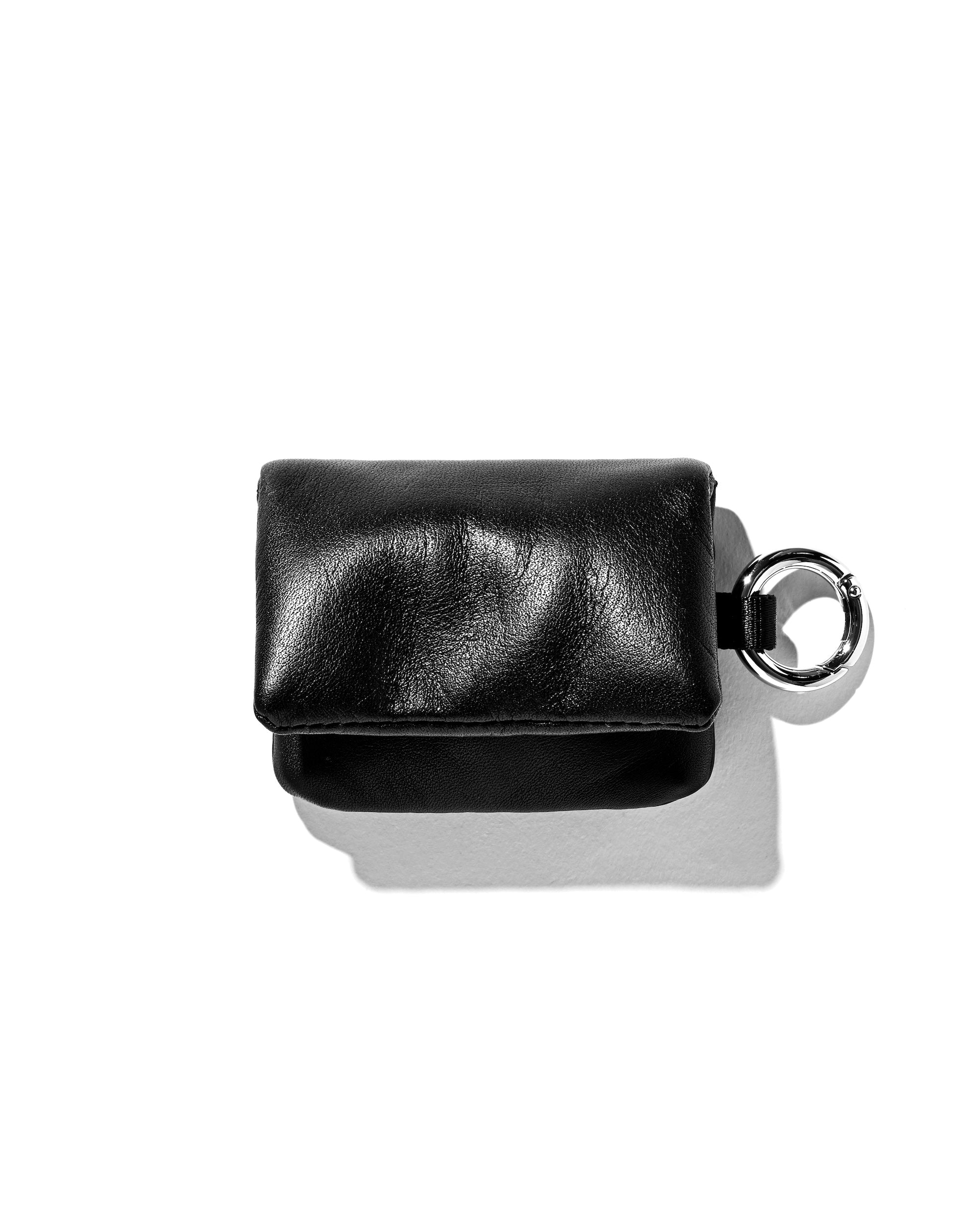 【1.14 WED 20:00- IN STOCK】LEATHER PADDED AIRPODS CASE (BLACK)