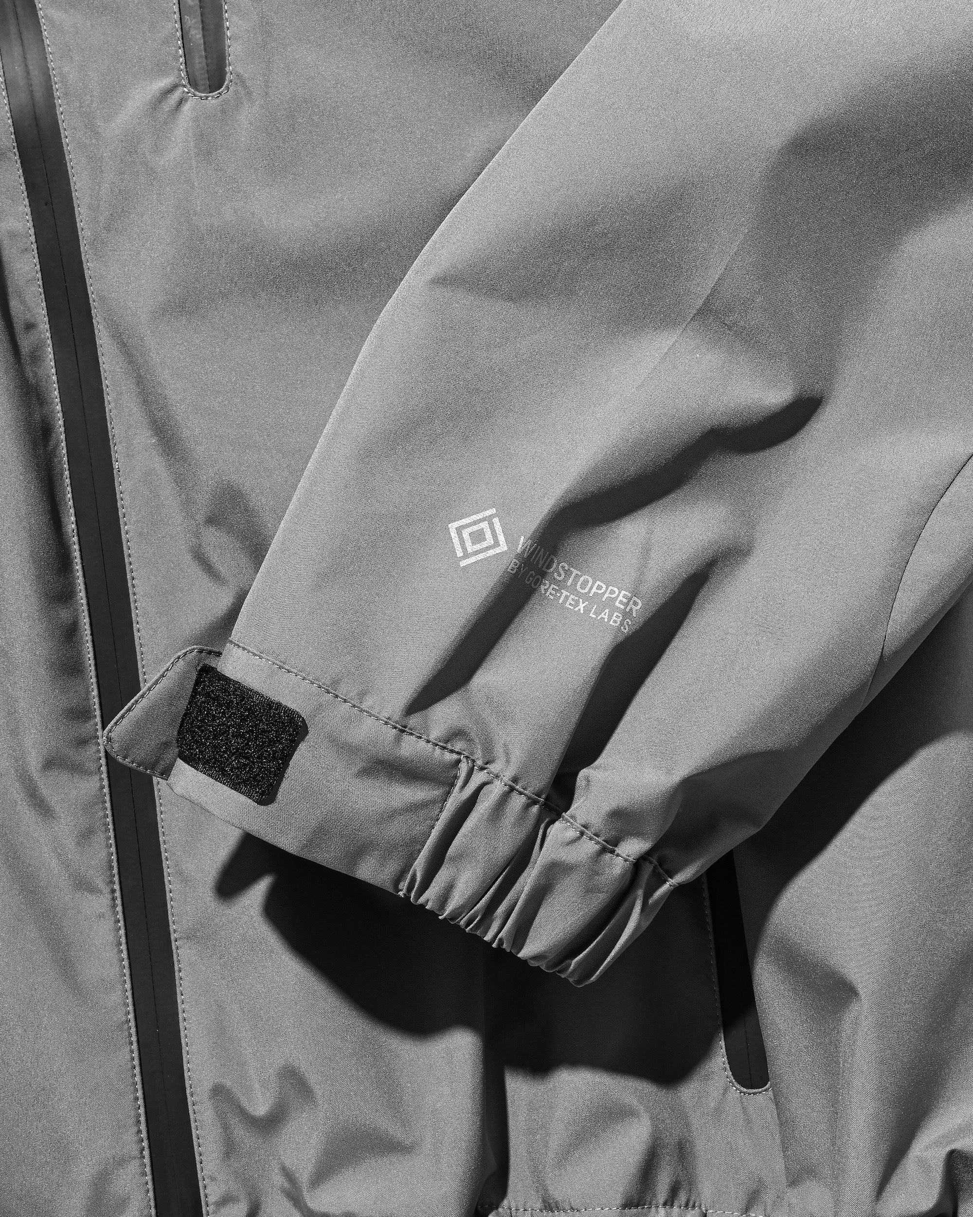 +phenix WINDSTOPPER® by GORE-TEX LABS CITY MOUNTAIN JACKET (CHARCOAL GRAY)