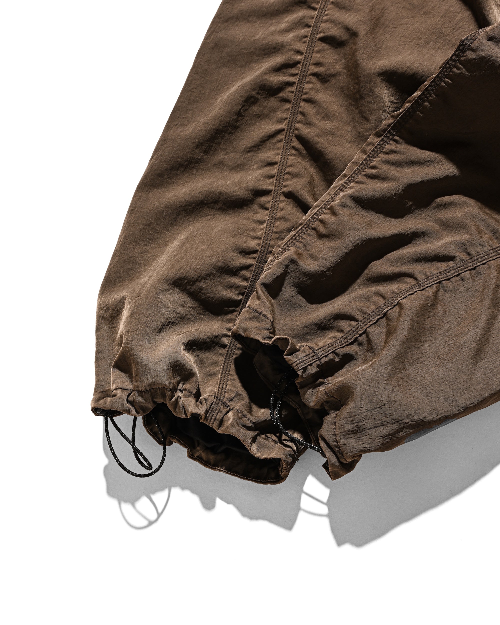 【2.7 SAT 20:00- IN STOCK】FADED FINISH NYLON CITY TWISTED WORKER PANTS (FADE BROWN)