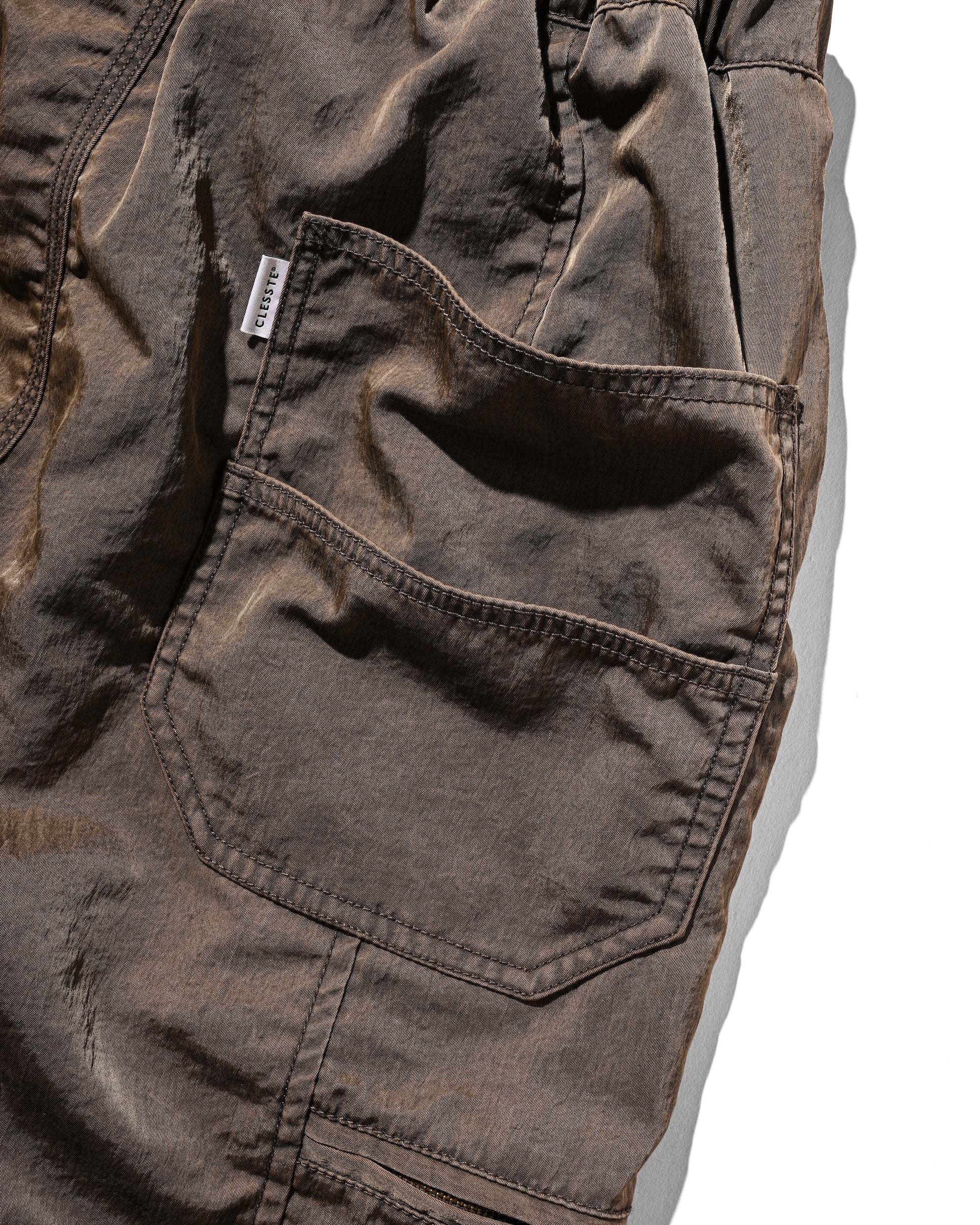 FADED FINISH NYLON CITY TWISTED WORKER PANTS (FADE BROWN)