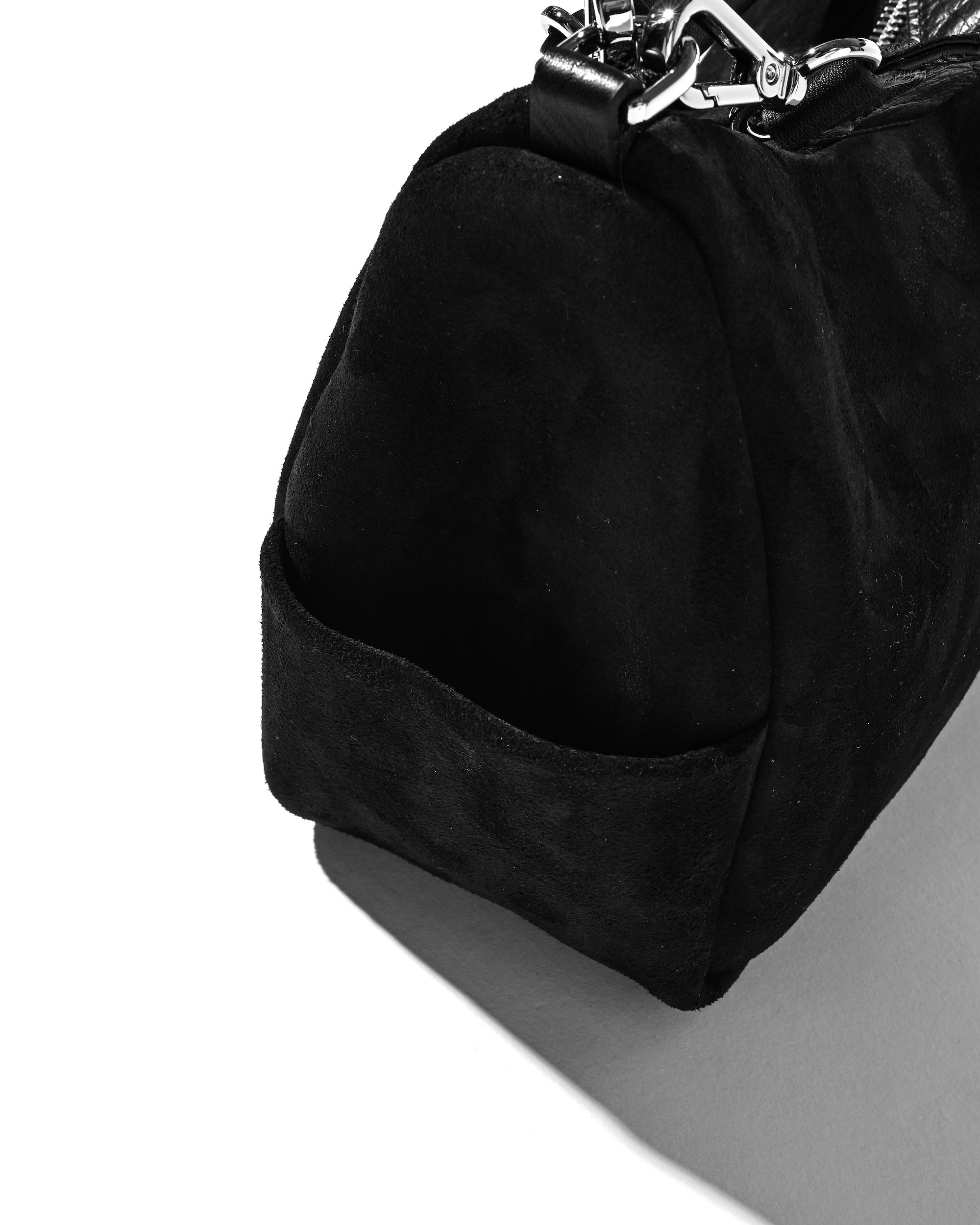 5.27 WED 20:00- IN STOCK】SUEDE DAYOFF BAG MINI (BLACK)