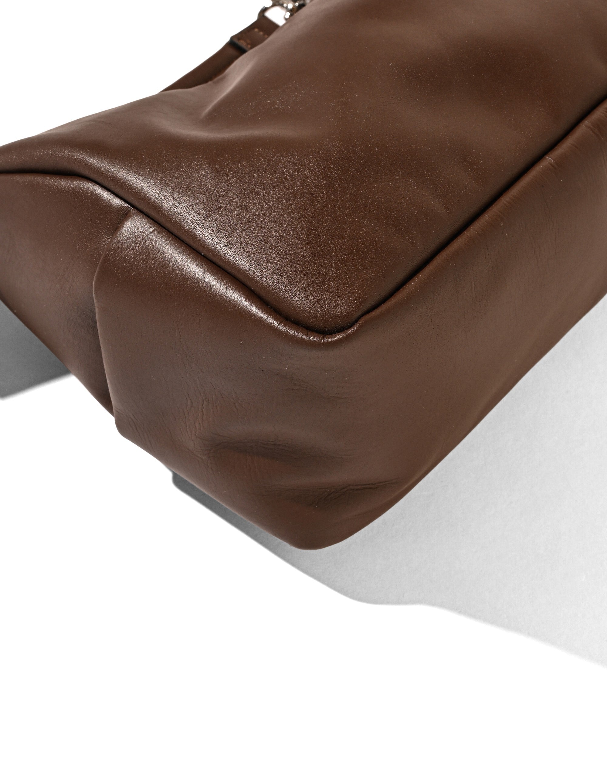 7.29 WED 20:00- IN STOCK】LEATHER DAYOFF BAG MINI (BROWN)