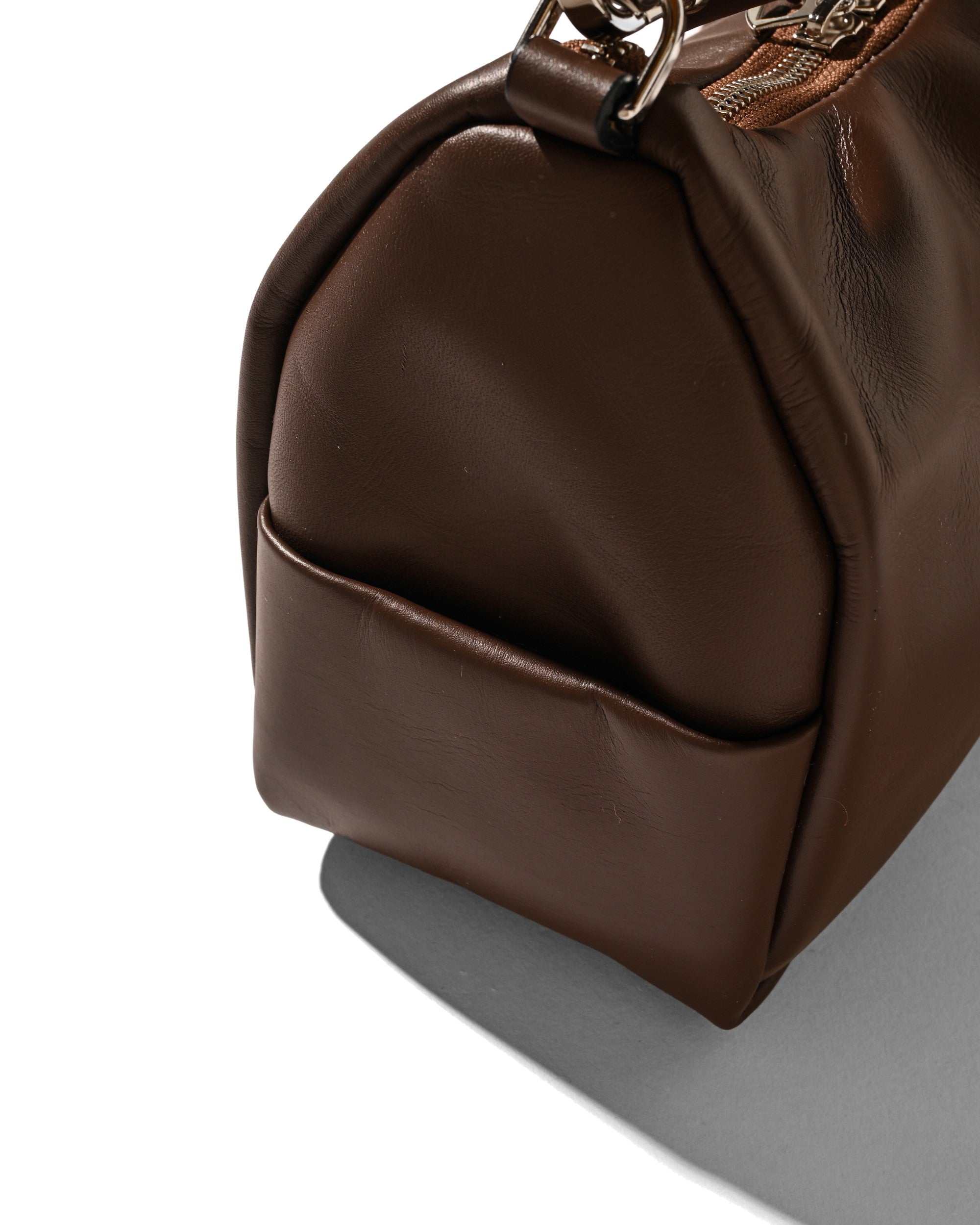 7.29 WED 20:00- IN STOCK】LEATHER DAYOFF BAG MINI (BROWN)