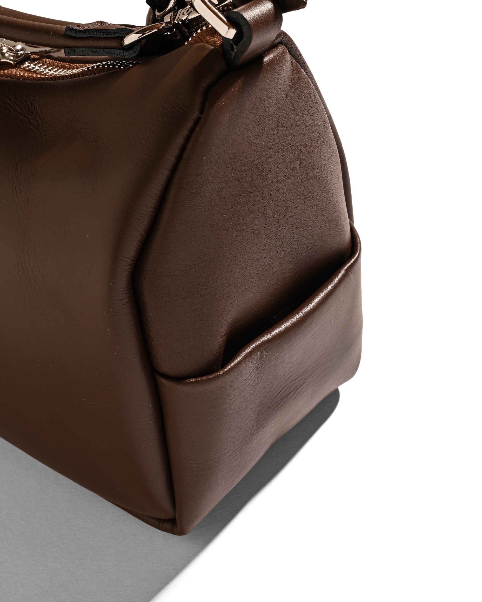 【限定商品】LEATHER DAYOFF BAG MINI BROWN 7.29 WED 20:00- IN STOCK】LEATHER DAYOFF BAG MINI (BROWN)
