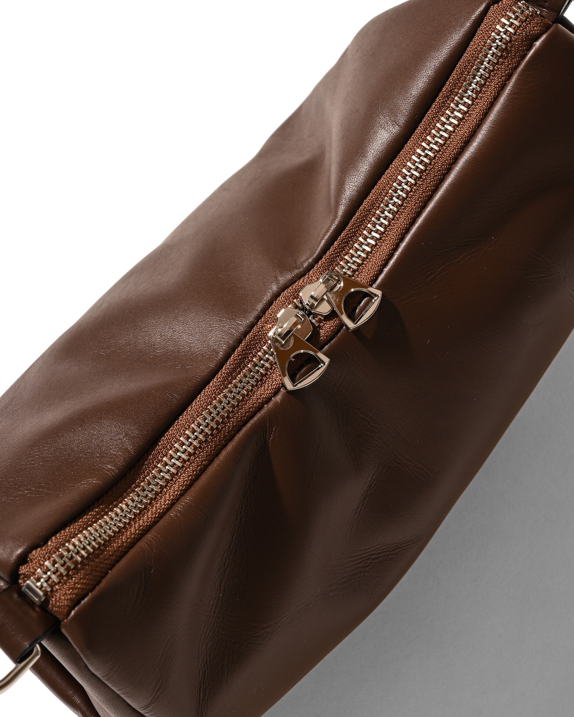 【限定商品】LEATHER DAYOFF BAG MINI BROWN 7.29 WED 20:00- IN STOCK】LEATHER DAYOFF BAG MINI (BROWN)