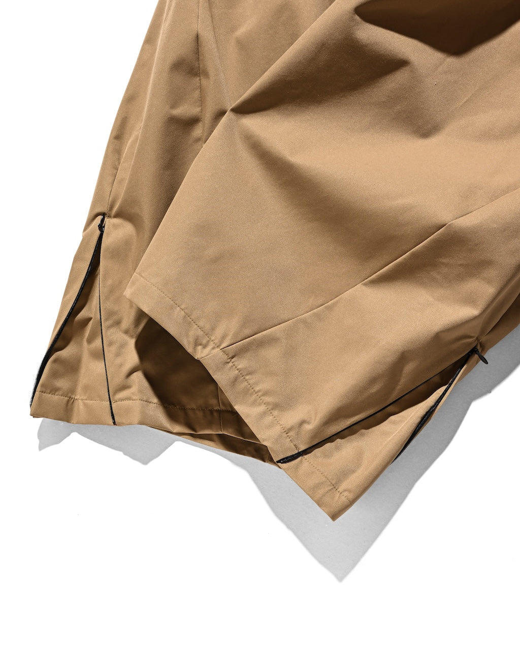 【9.2 WED 20:00- IN STOCK】+phenix WINDSTOPPER® by GORE-TEX LABS TWILL CITY BARREL LEG PANTS (CAMEL BEIGE)