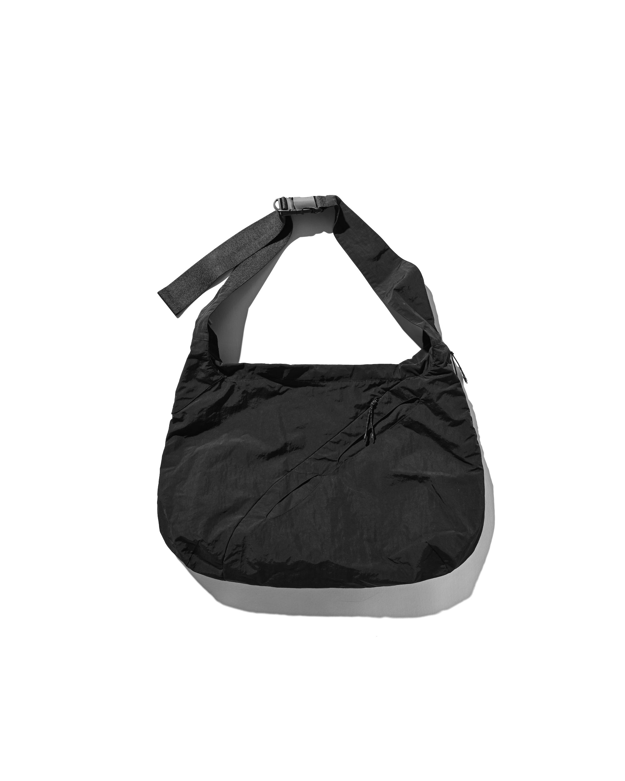 【7.16 WED 20:00- IN STOCK】ACTIVE CITY FUTURE BAG LARGE (BLACK)