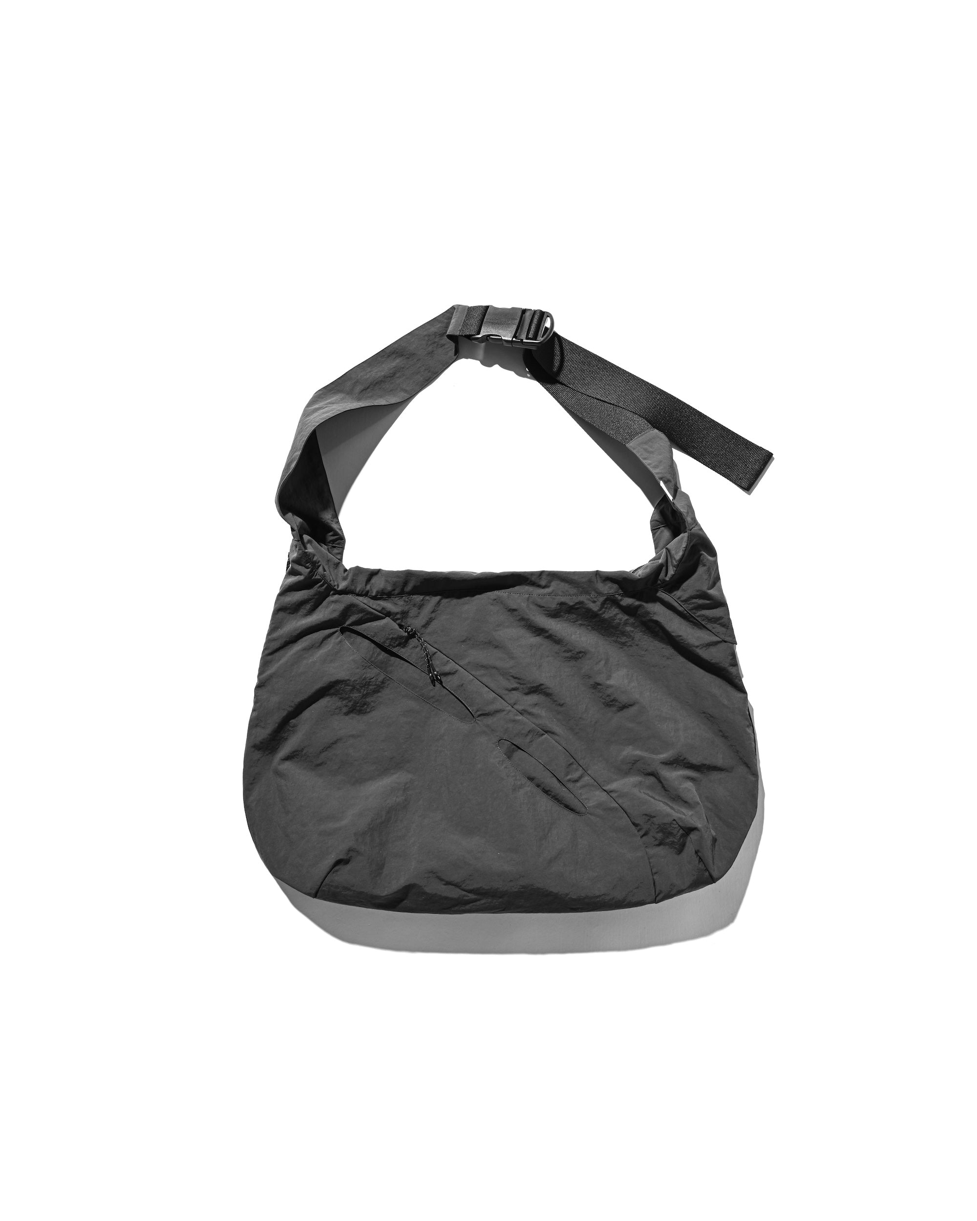 【7.16 WED 20:00- IN STOCK】ACTIVE CITY FUTURE BAG LARGE (GRAY)