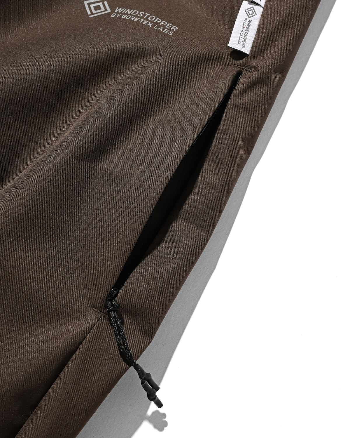 【10.17 SAT 20:00- IN STOCK】 +phenix WINDSTOPPER® by GORE-TEX LABS TWILL CITY BARREL LEG PANTS (URBAN BROWN)