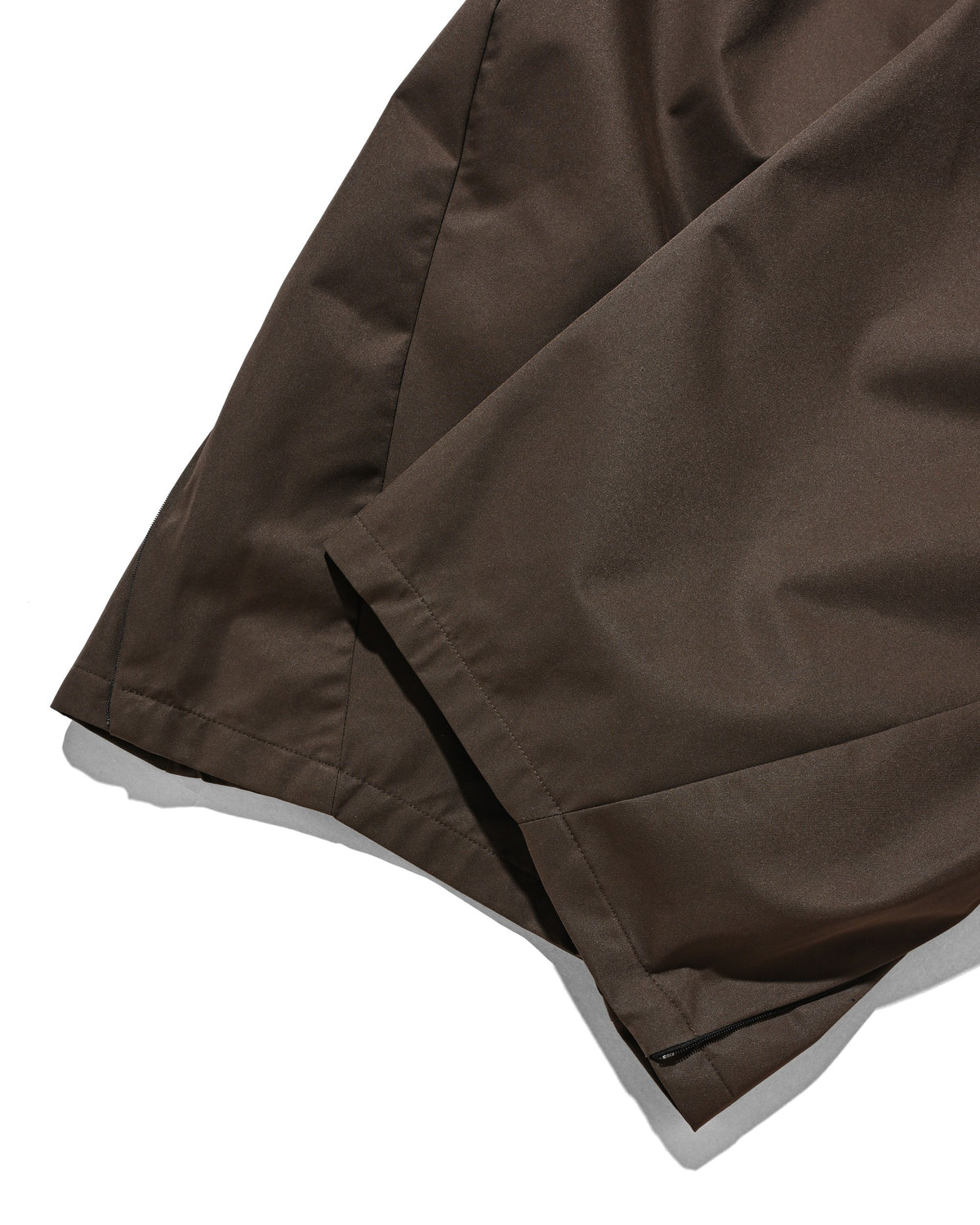 【10.17 SAT 20:00- IN STOCK】 +phenix WINDSTOPPER® by GORE-TEX LABS TWILL CITY BARREL LEG PANTS (URBAN BROWN)