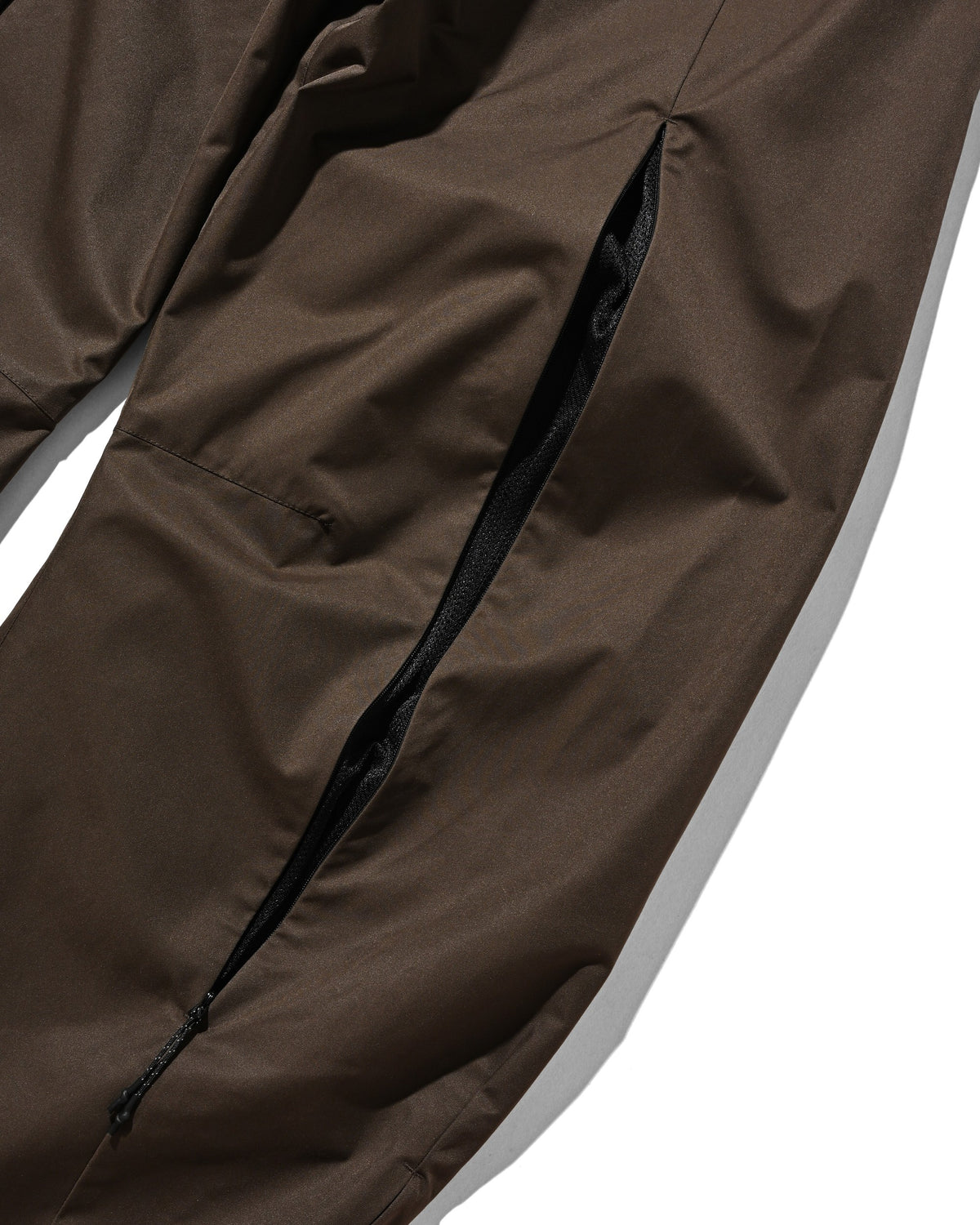 【10.17 SAT 20:00- IN STOCK】 +phenix WINDSTOPPER® by GORE-TEX LABS TWILL CITY BARREL LEG PANTS (URBAN BROWN)