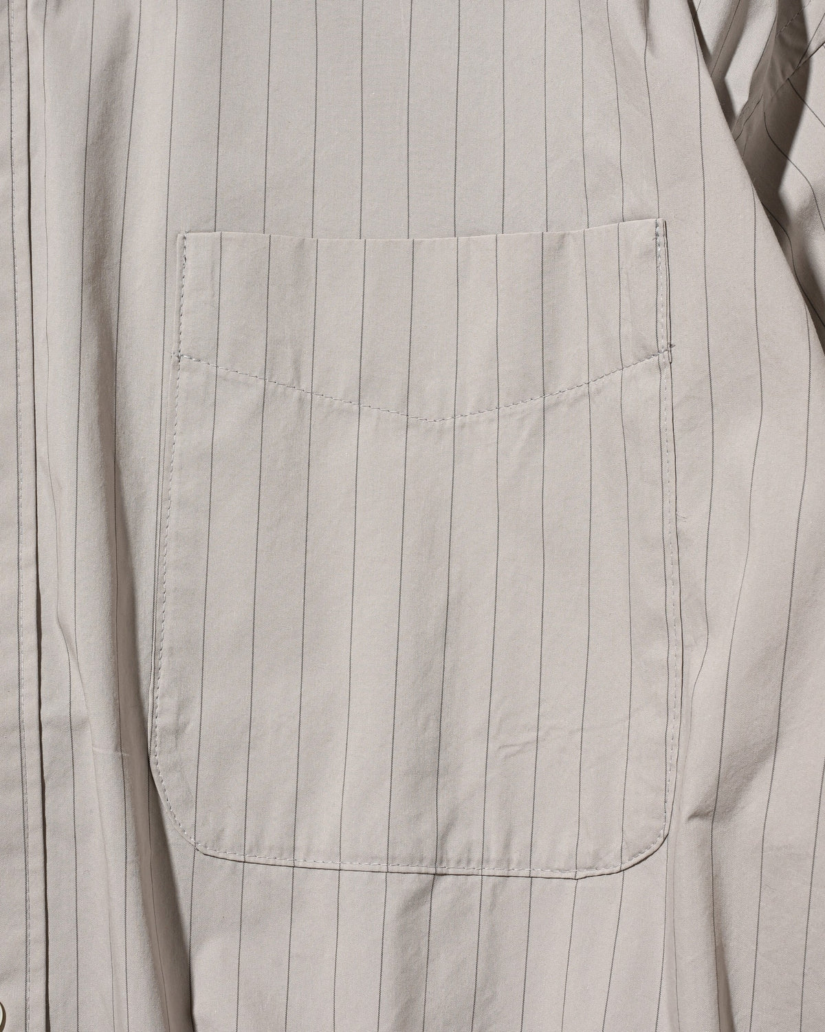 【10.14 WED 20:00- IN STOCK】 STRIPED EVERYDAY BOX FIT L/S SHIRT (GRAY STRIPE)