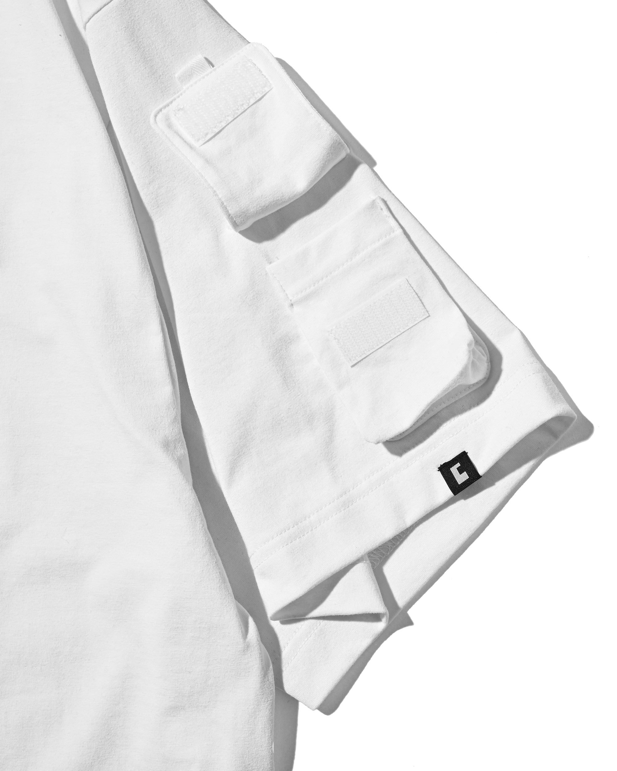 【7.1 WED 20:00- IN STOCK】MULTI POCKET S/S T-SHIRT (WHITE)