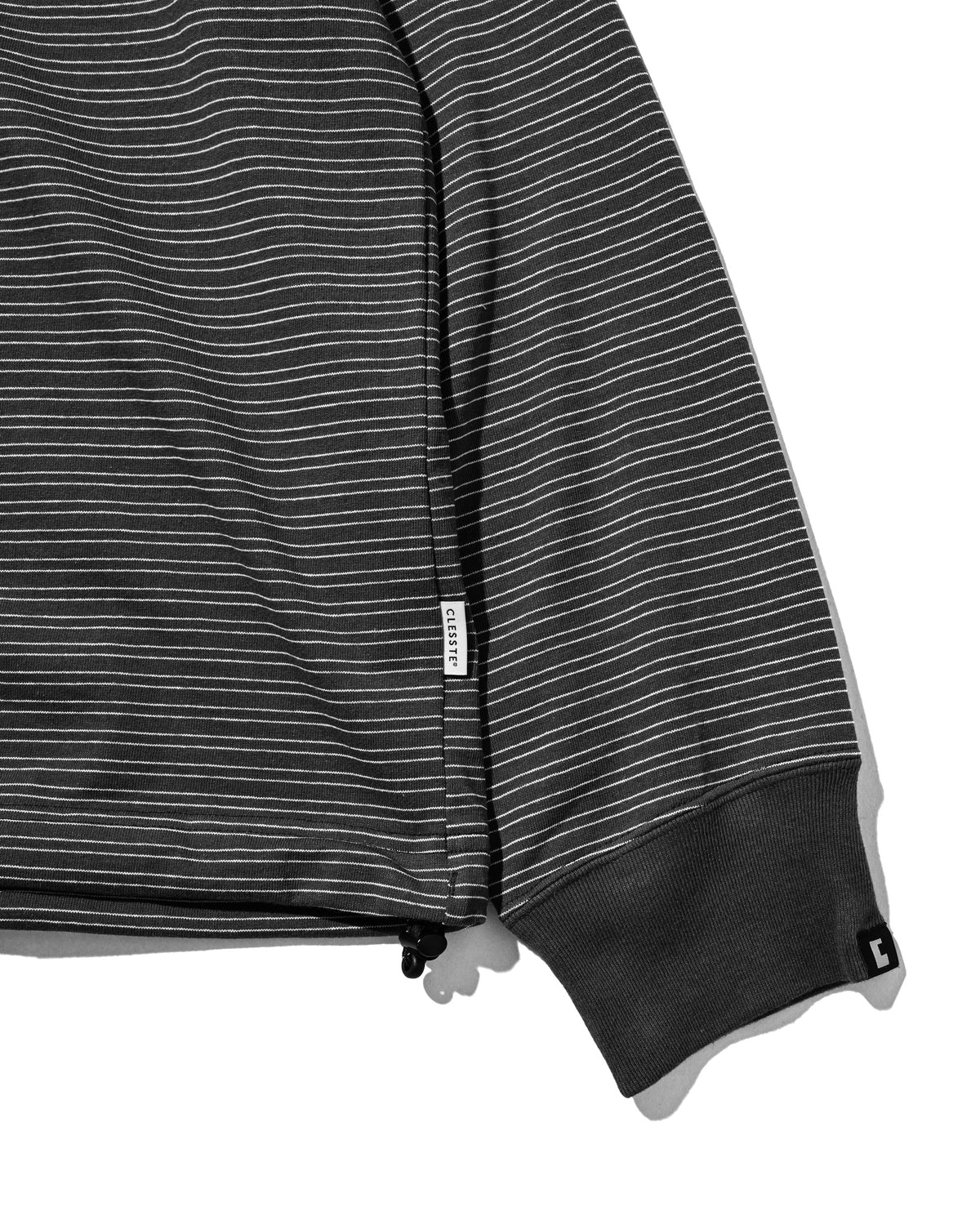 【10.14 WED 20:00- IN STOCK】 MICRO STRIPE HENLEY NECK L/S T-SHIRT WITH DRAWSTRINGS (GRAY)