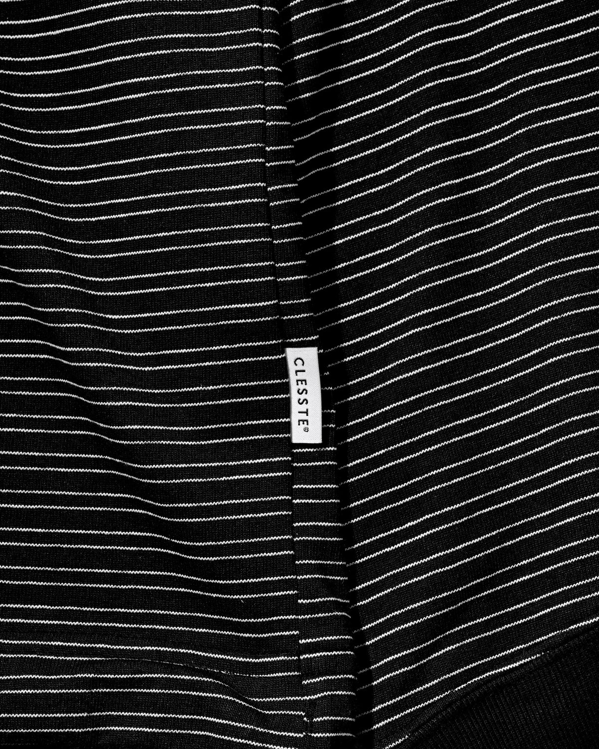 【10.14 WED 20:00- IN STOCK】MICRO STRIPE HENLEY NECK L/S T-SHIRT WITH DRAWSTRINGS (BLACK)