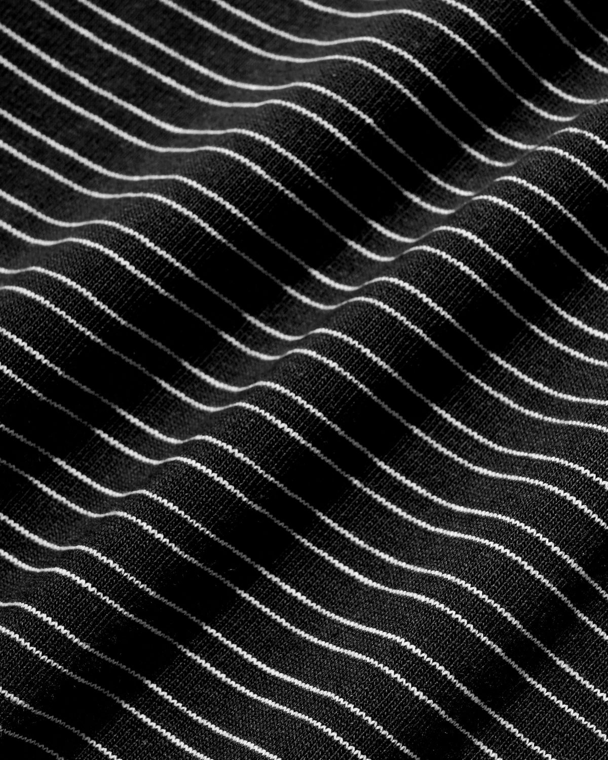 【10.14 WED 20:00- IN STOCK】MICRO STRIPE HENLEY NECK L/S T-SHIRT WITH DRAWSTRINGS (BLACK)