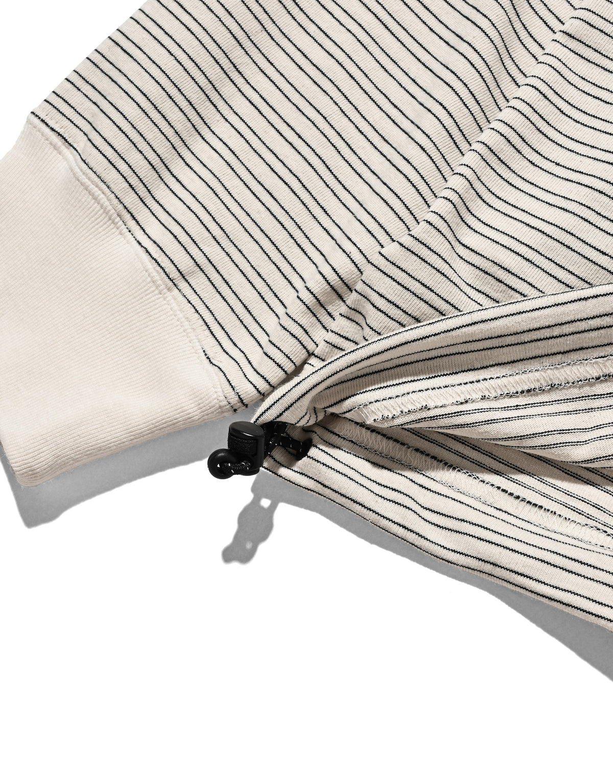 【10.14 WED 20:00- IN STOCK】 MICRO STRIPE HENLEY NECK L/S T-SHIRT WITH DRAWSTRINGS (IVORY)