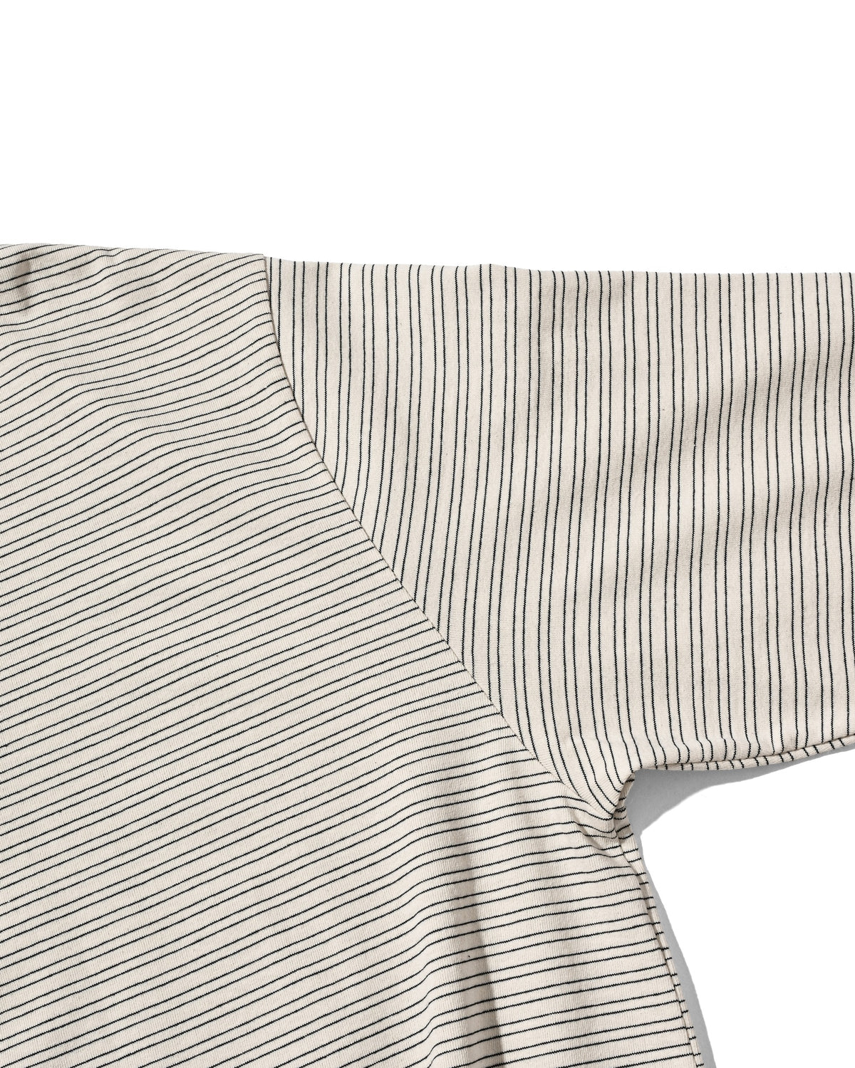【10.14 WED 20:00- IN STOCK】 MICRO STRIPE HENLEY NECK L/S T-SHIRT WITH DRAWSTRINGS (IVORY)