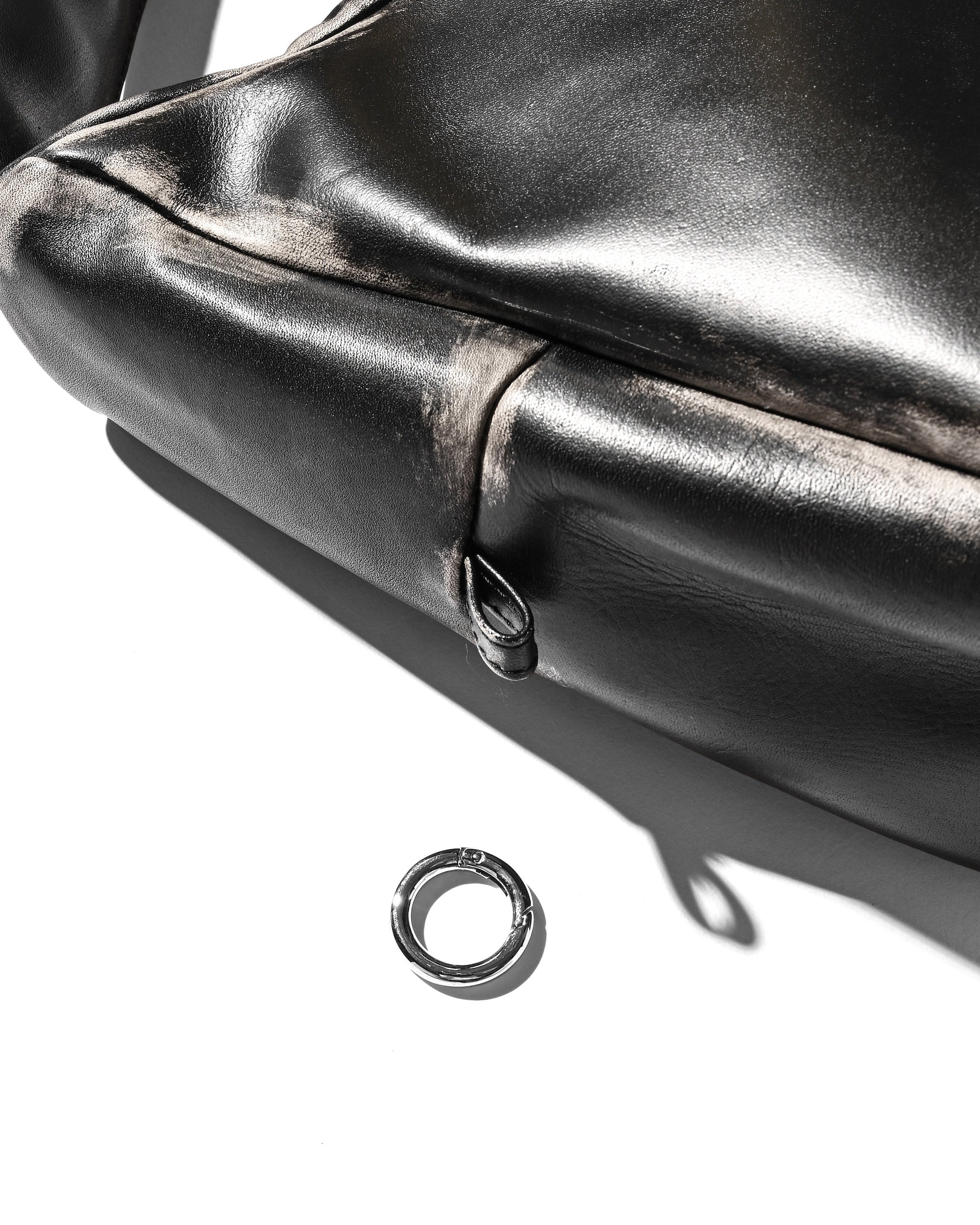 【10.4 SAT 20:00- IN STOCK】VINTAGE LEATHER HOLIDAY BAG (BLACK)