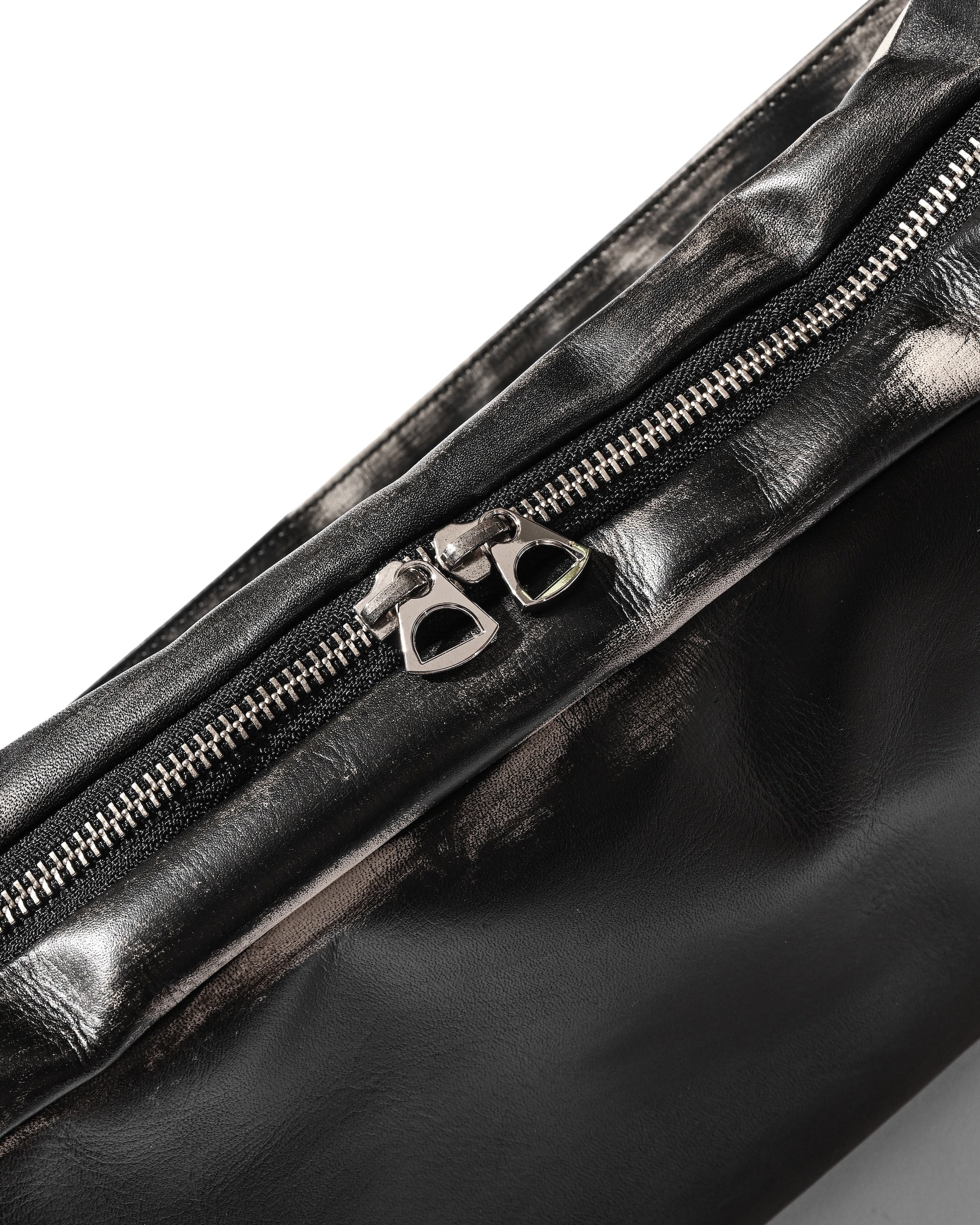【10.4 SAT 20:00- IN STOCK】VINTAGE LEATHER HOLIDAY BAG (BLACK)