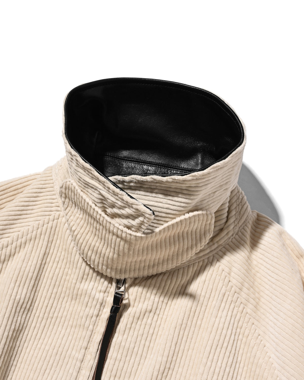 【10.21 WED 20:00- IN STOCK】 LEATHER COLLAR CORDUROY CITY UTILITY BALLOON JACKET (OFF WHITE)