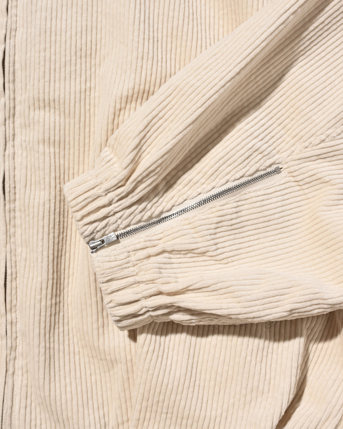 【10.21 WED 20:00- IN STOCK】 LEATHER COLLAR CORDUROY CITY UTILITY BALLOON JACKET (OFF WHITE)
