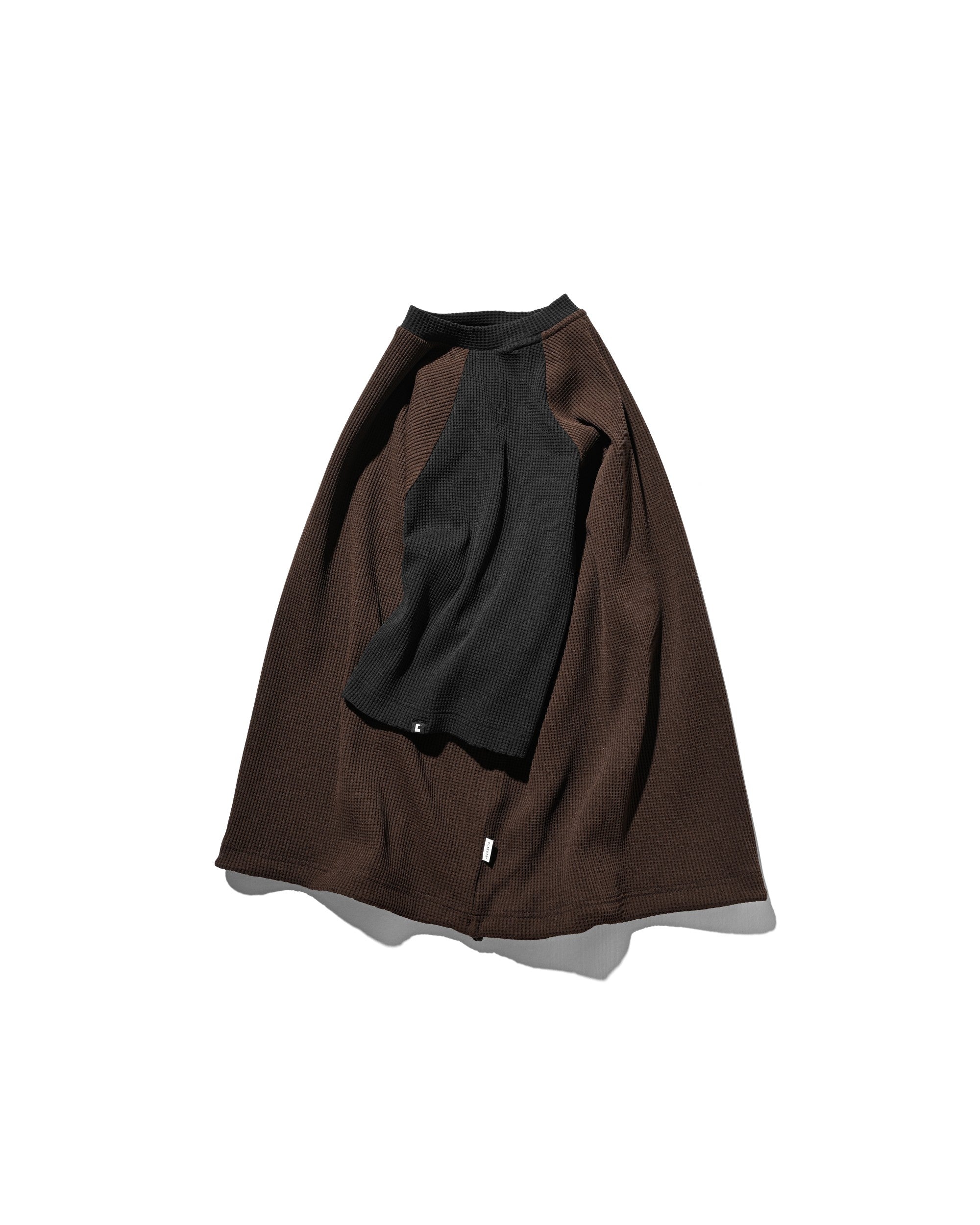 【6.3 WED 20:00- IN STOCK】CITY LIGHT THERMAL RAGLAN S/S T-SHIRT WITH DRAWSTRINGS (BROWN×BLACK)