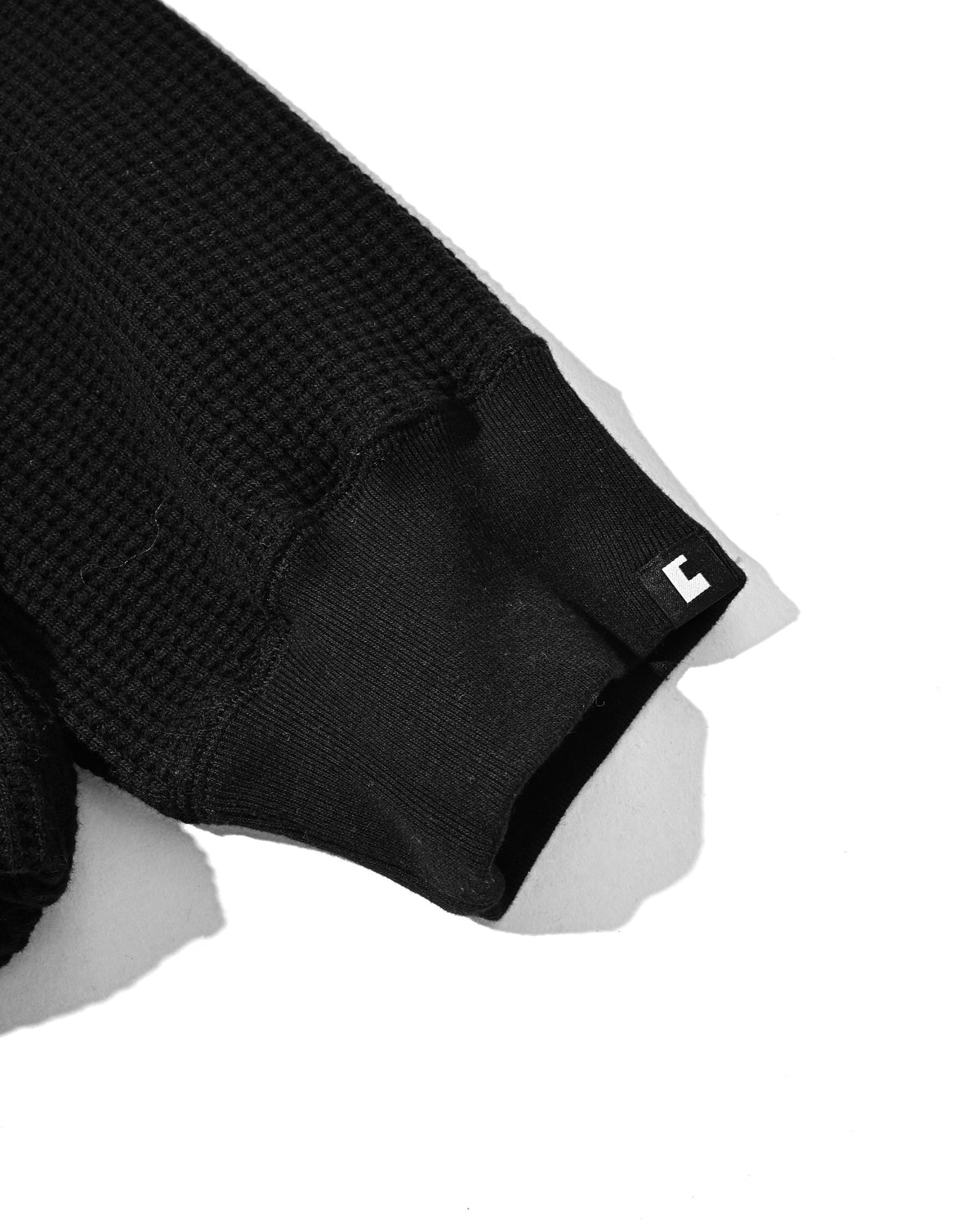 【10.28 WED 20:00- IN STOCK】 THERMAL HENLEY NECK L/S T-SHIRT WITH DRAWSTRINGS (BLACK)