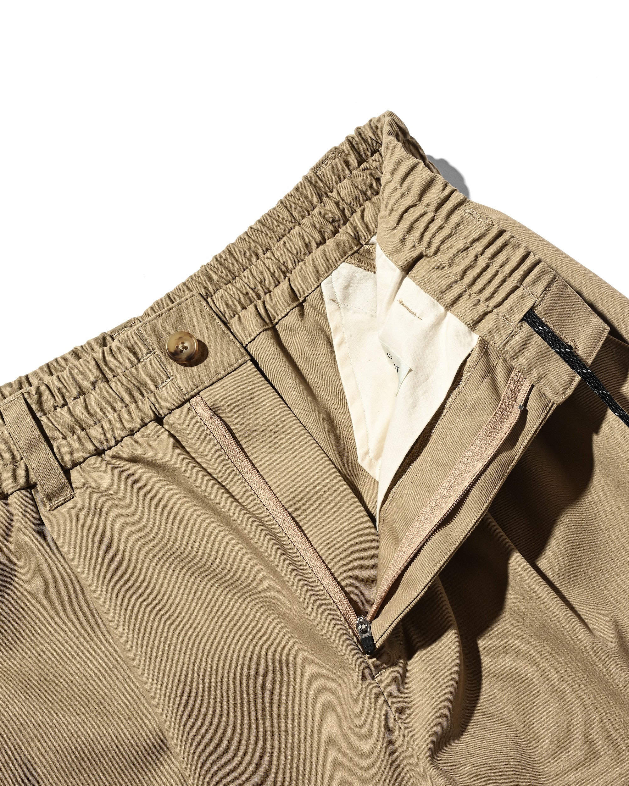 【8.23 SAT 20:00- IN STOCK】FUTURE MASSIVE TWISTED HALF PANTS (BEIGE)