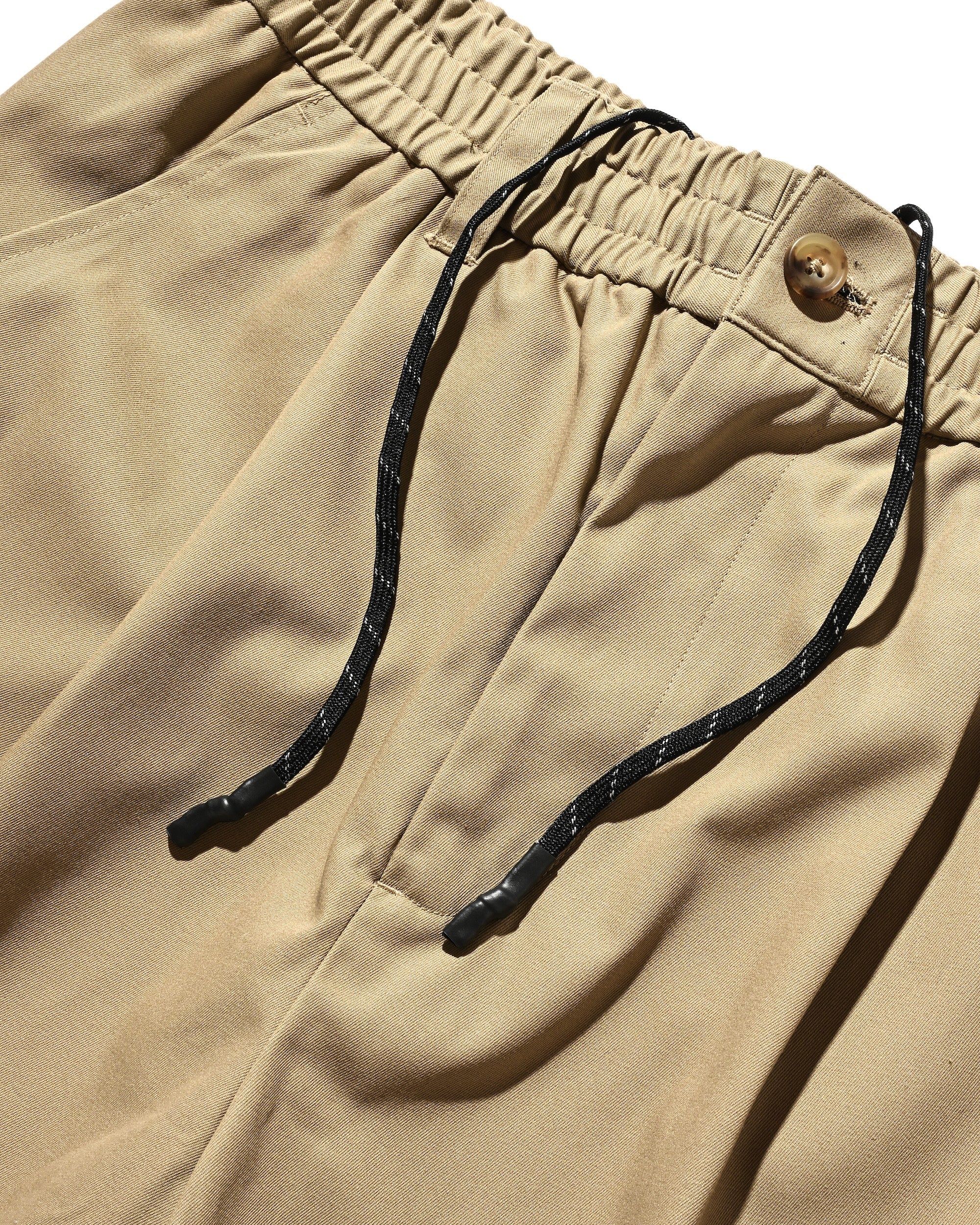 【8.23 SAT 20:00- IN STOCK】FUTURE MASSIVE TWISTED HALF PANTS (BEIGE)
