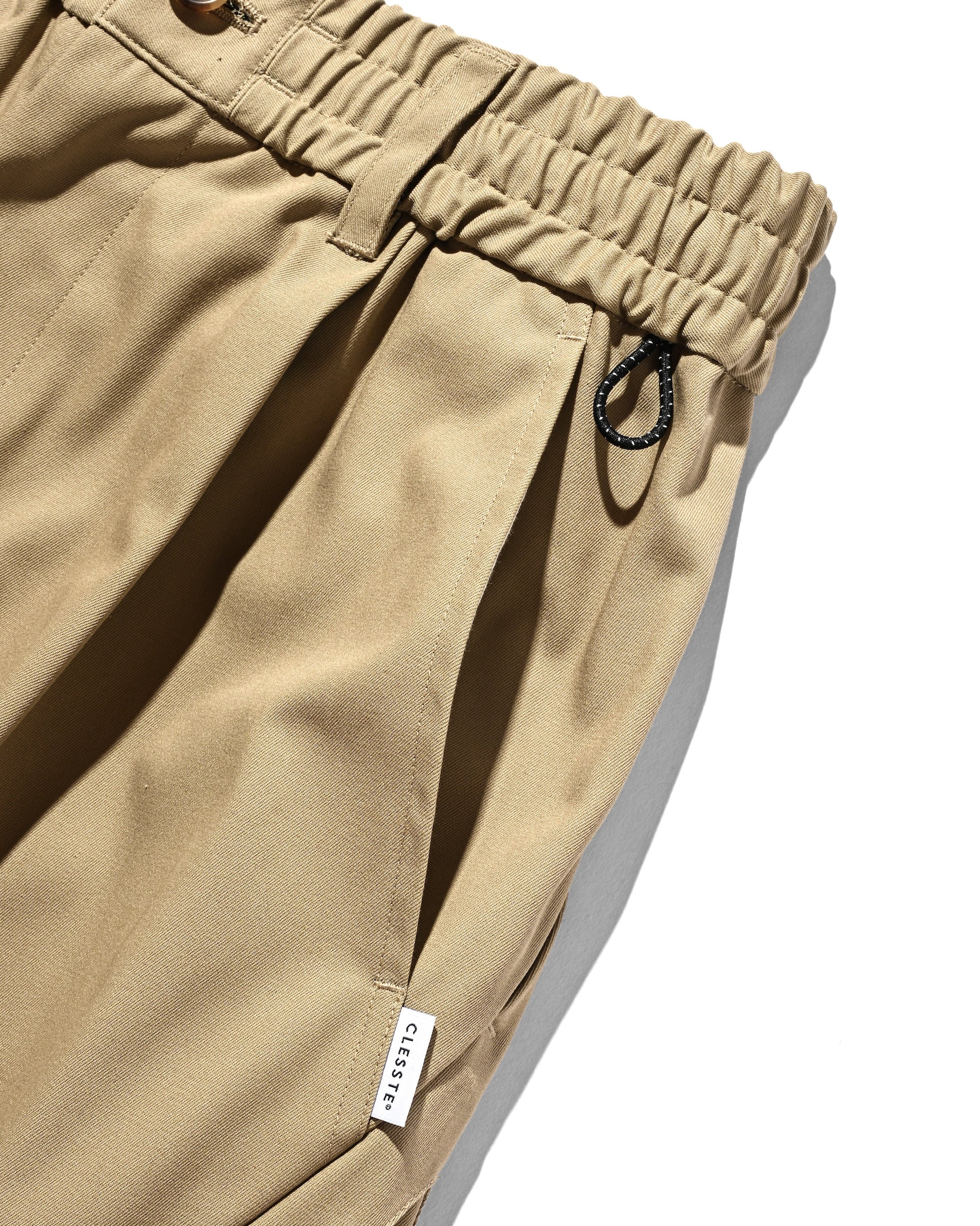 【8.23 SAT 20:00- IN STOCK】FUTURE MASSIVE TWISTED HALF PANTS (BEIGE)